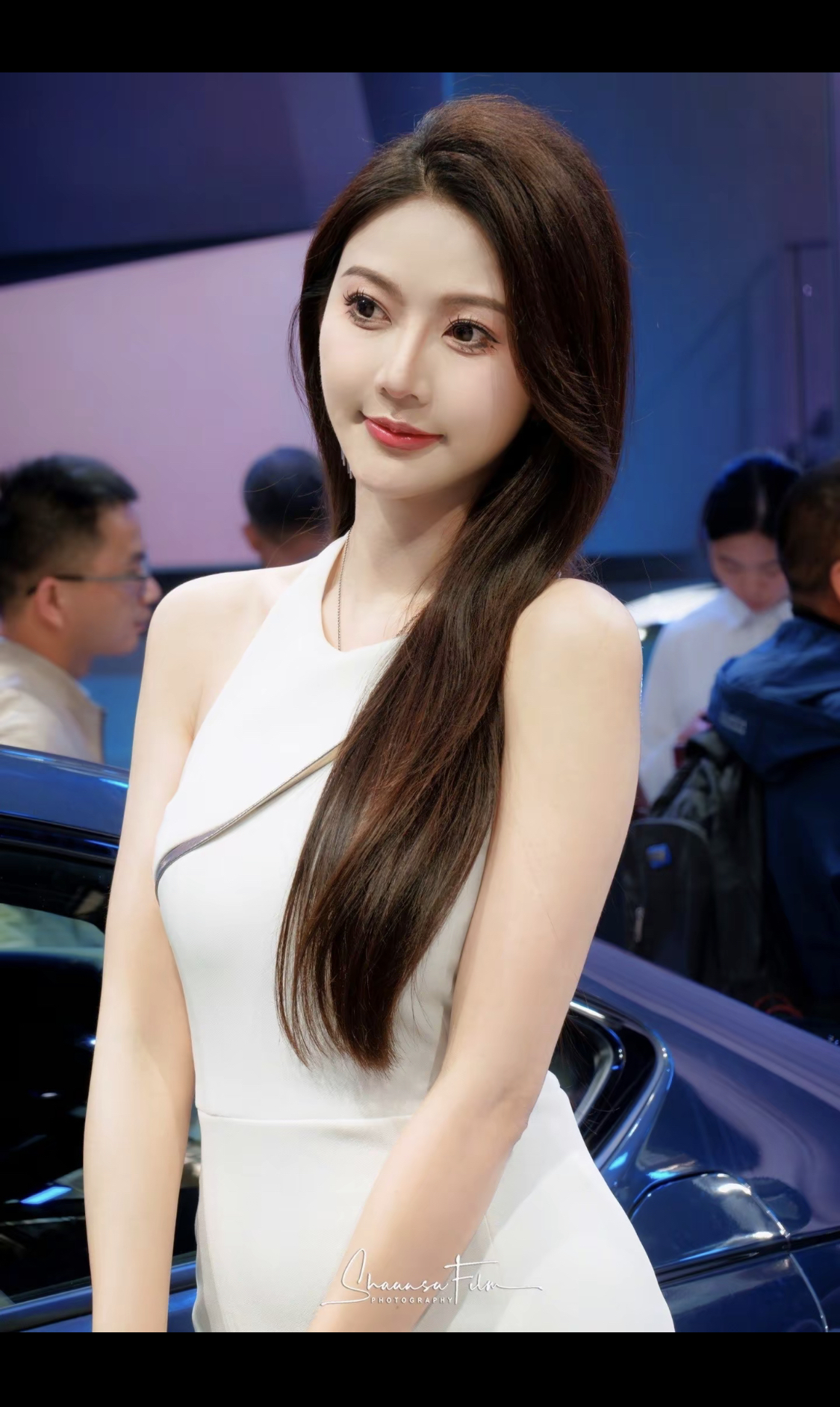 网红美女车模 小十七原名李诗琪福建福州人身高176厘米体重52公斤