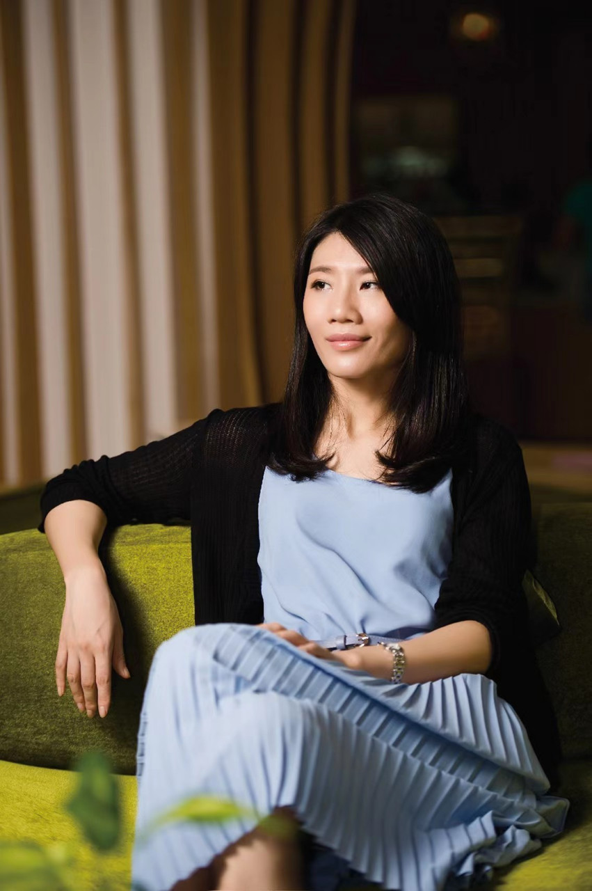 作家苏芩说: "我就佩服一种人: 不说硬话,不做软事.