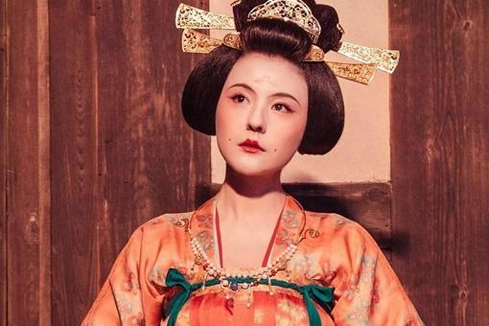 此外,唐代岭南富州城北有白土坑,其土白腻,当地人取之货卖,五岭妇女