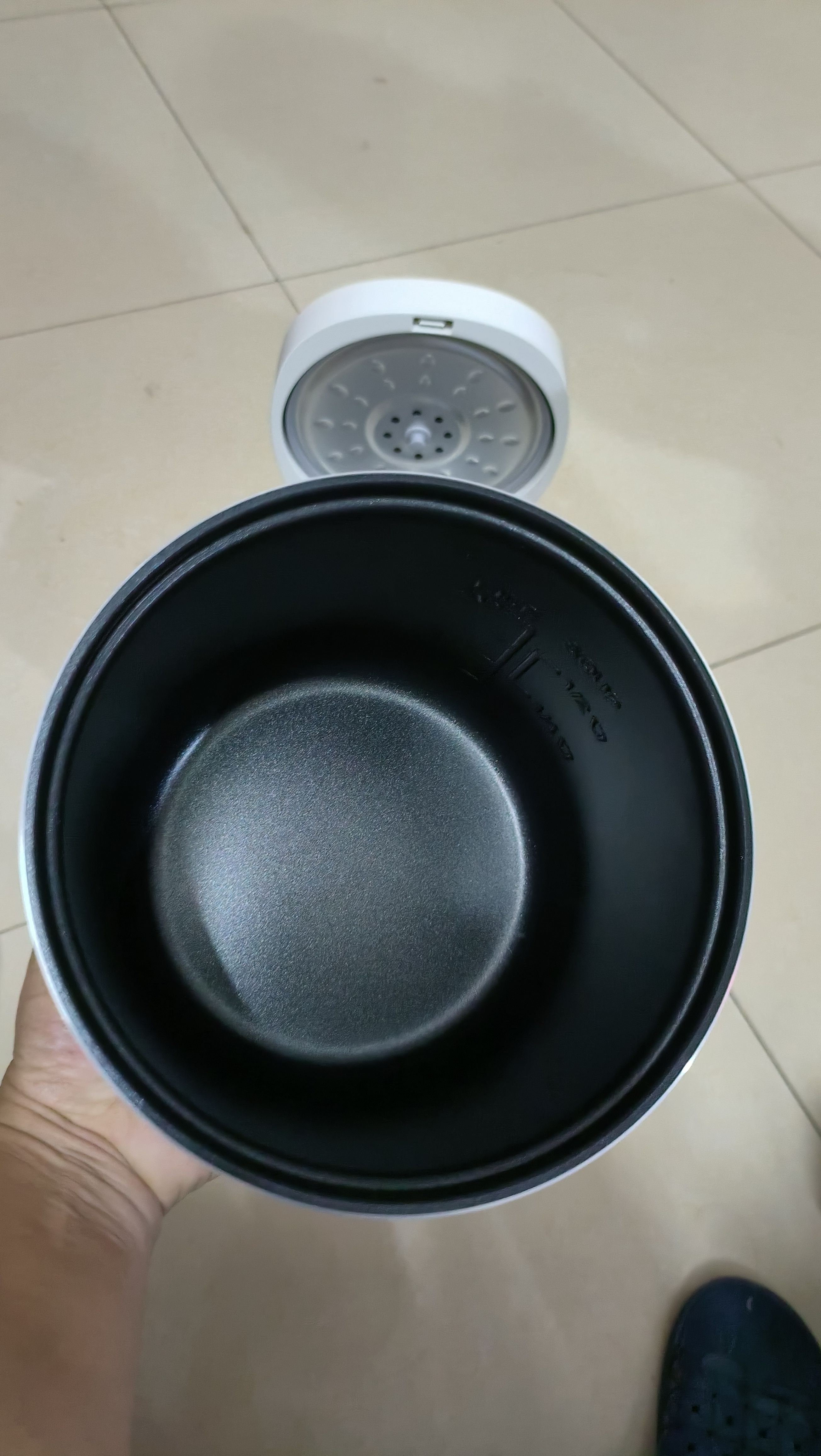 如果你喜欢经常开车出去旅游,网购一个车载电饭煲,肯定会帮你省许多