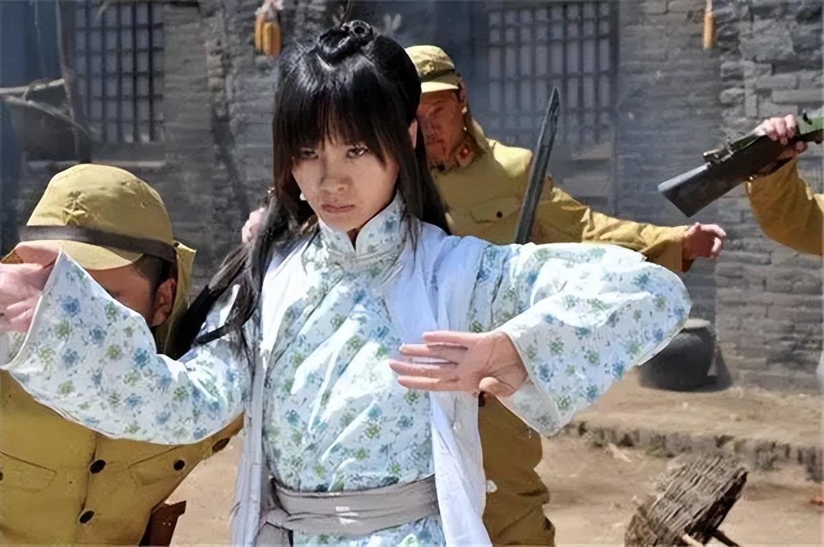 回顾抗日神剧专业户五大女演员如今如何了