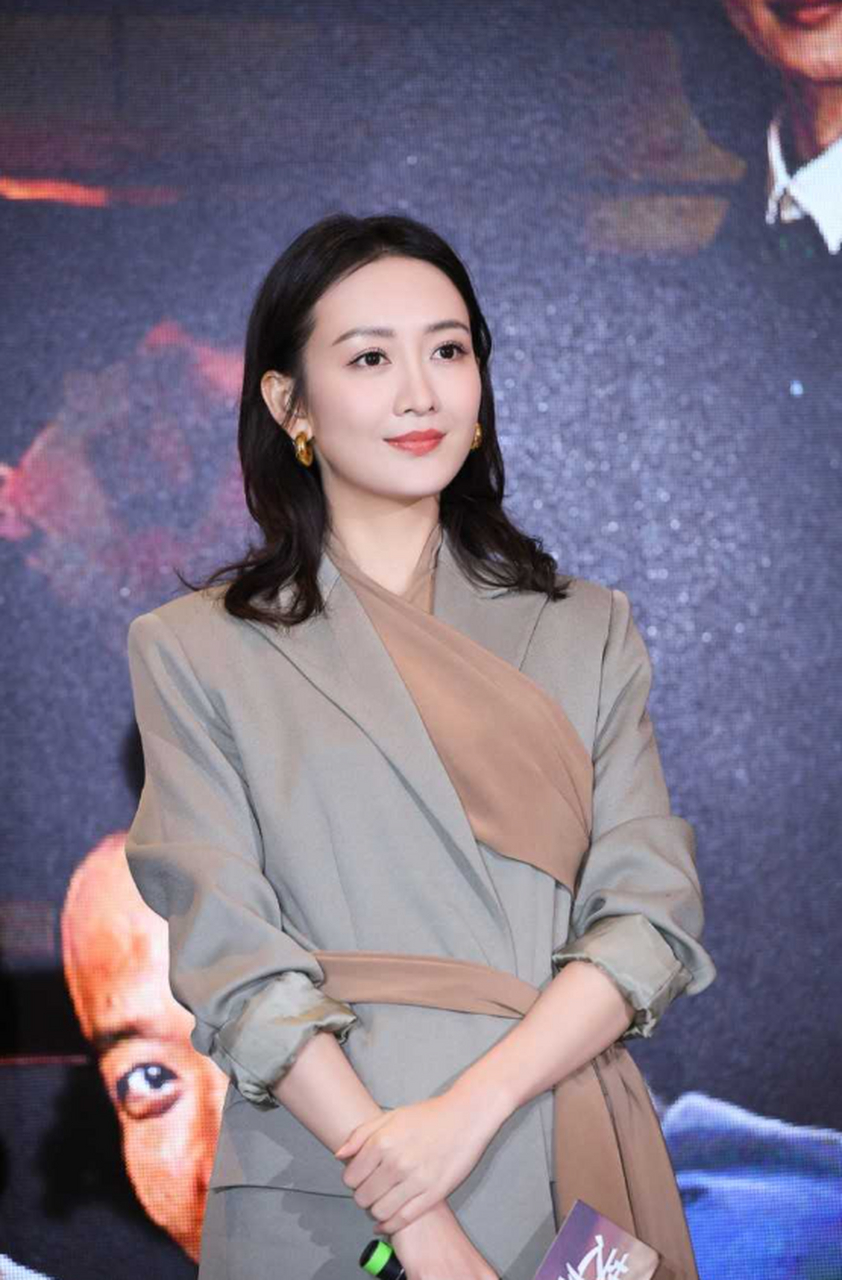 王鸥复工成焦点,旧事重提"夜光剧本"事件引争议.