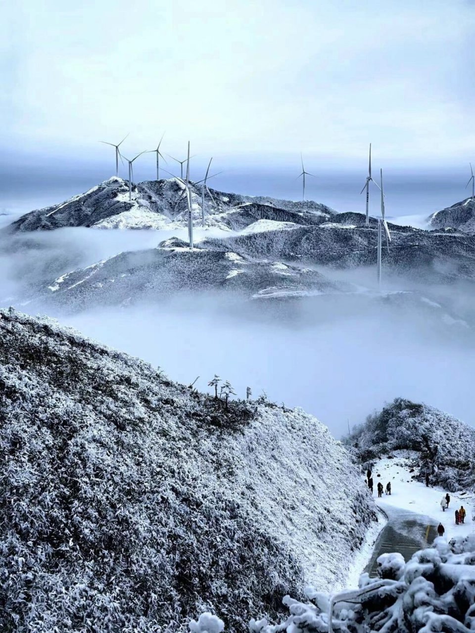 看云海看雾凇看雪  位于清远连州和湖南永州交界的云冰山,简直美得让