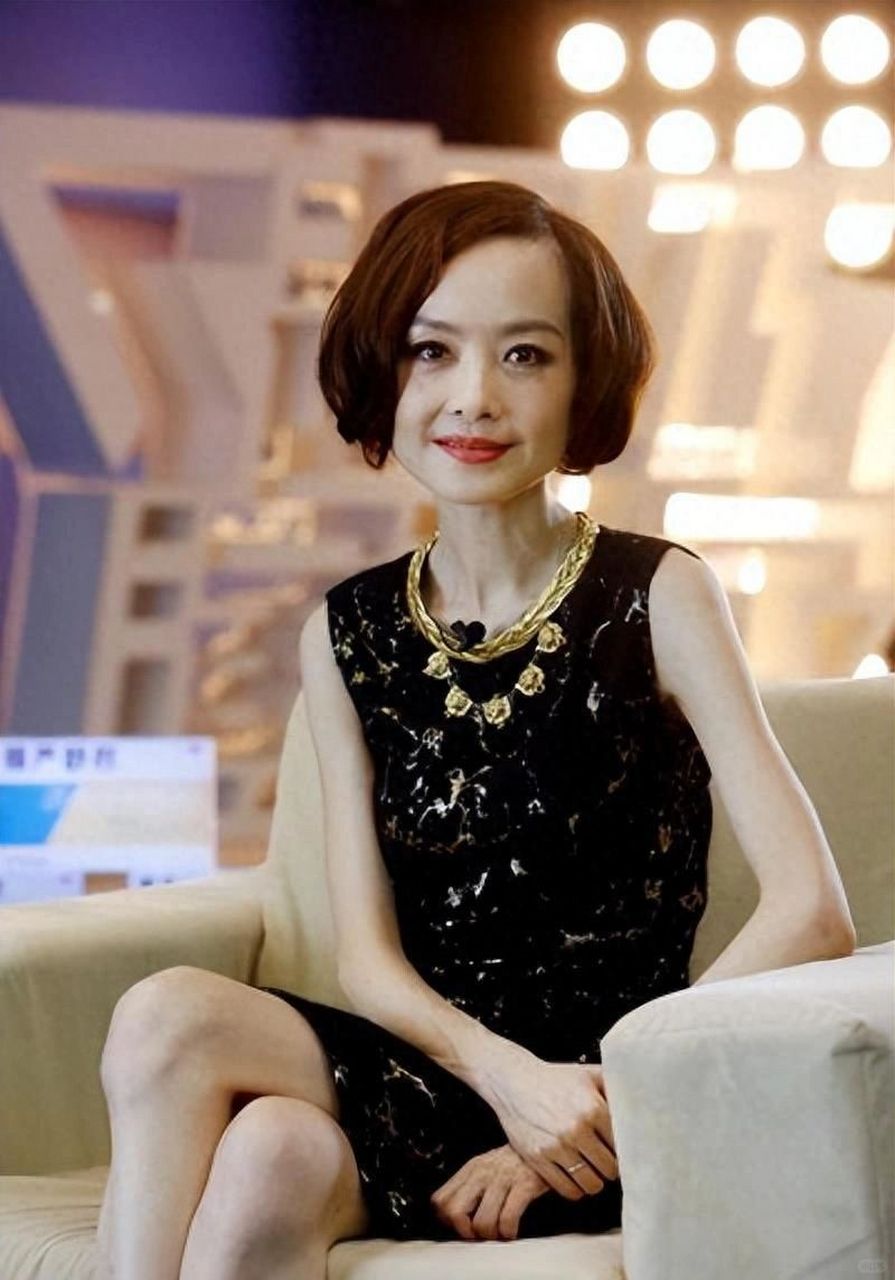 关注娱乐圈的朋友们都知道,音乐剧明星阿云嘎和知名主持人陈鲁豫在