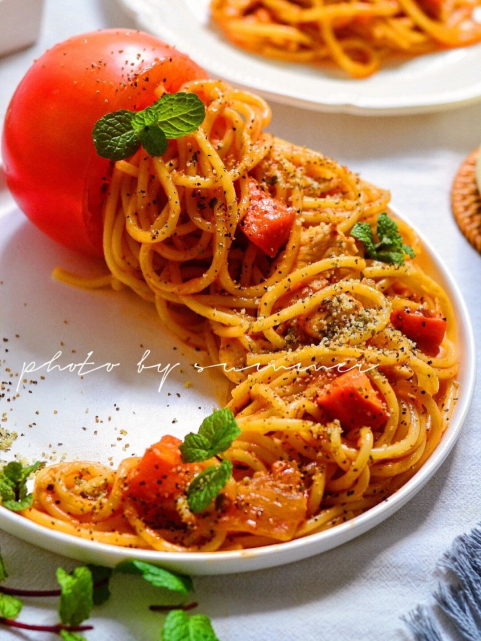 浓郁美味番茄肉酱意面 今天做了一份好吃到哭的~番茄肉酱意面,比西