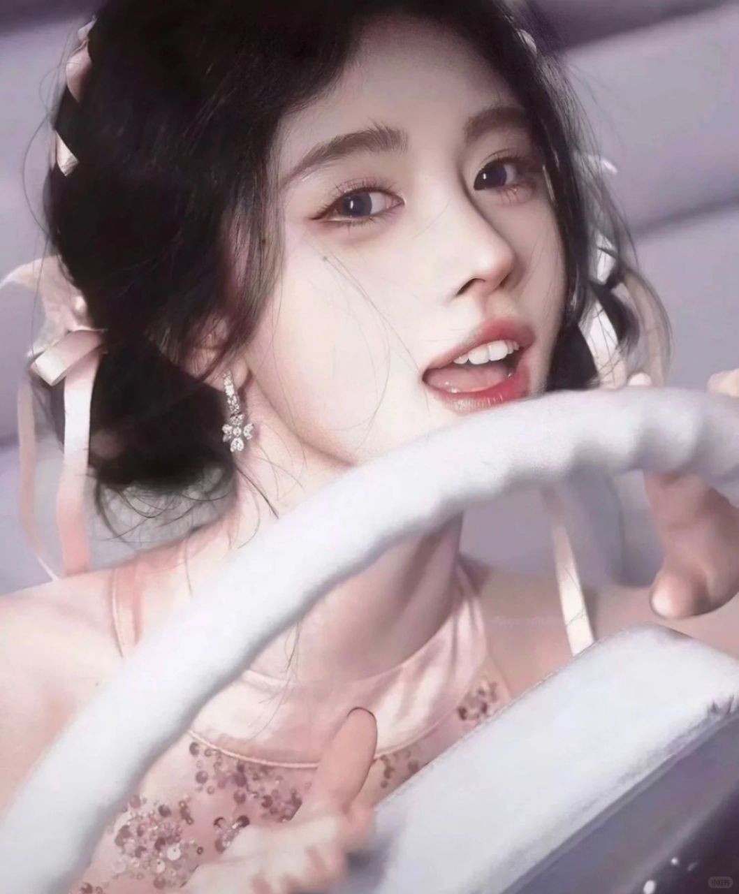 发出你觉得鞠婧祎最惊艳的照片 今天要给大家分享的是我的宝藏女孩