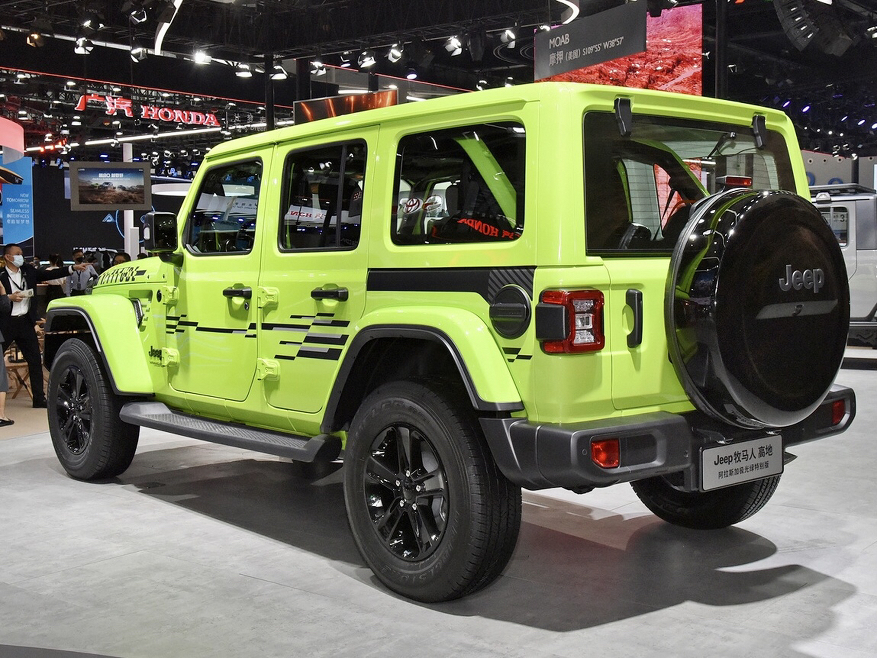 jeep牧马人,高地阿拉斯加极光绿特别版,室内展台新车外观实拍图#2月