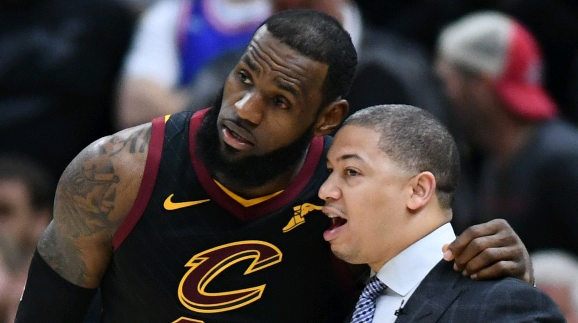 泰伦卢战术再现!可惜这次的主角不是勒布朗-詹姆斯.