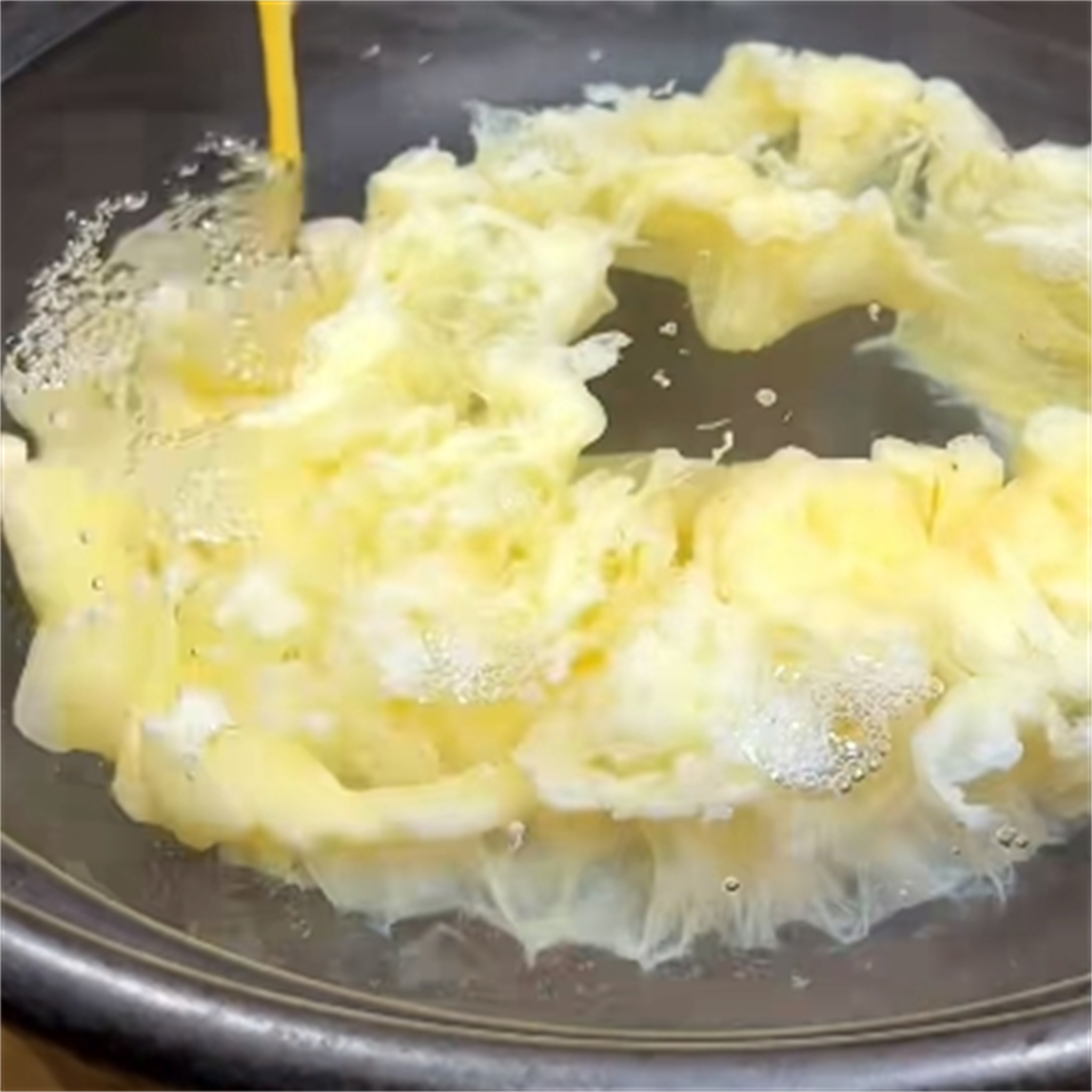 开水蛋花汤的做法:教你制作简单又滋补,健康又美味的一碗汤!