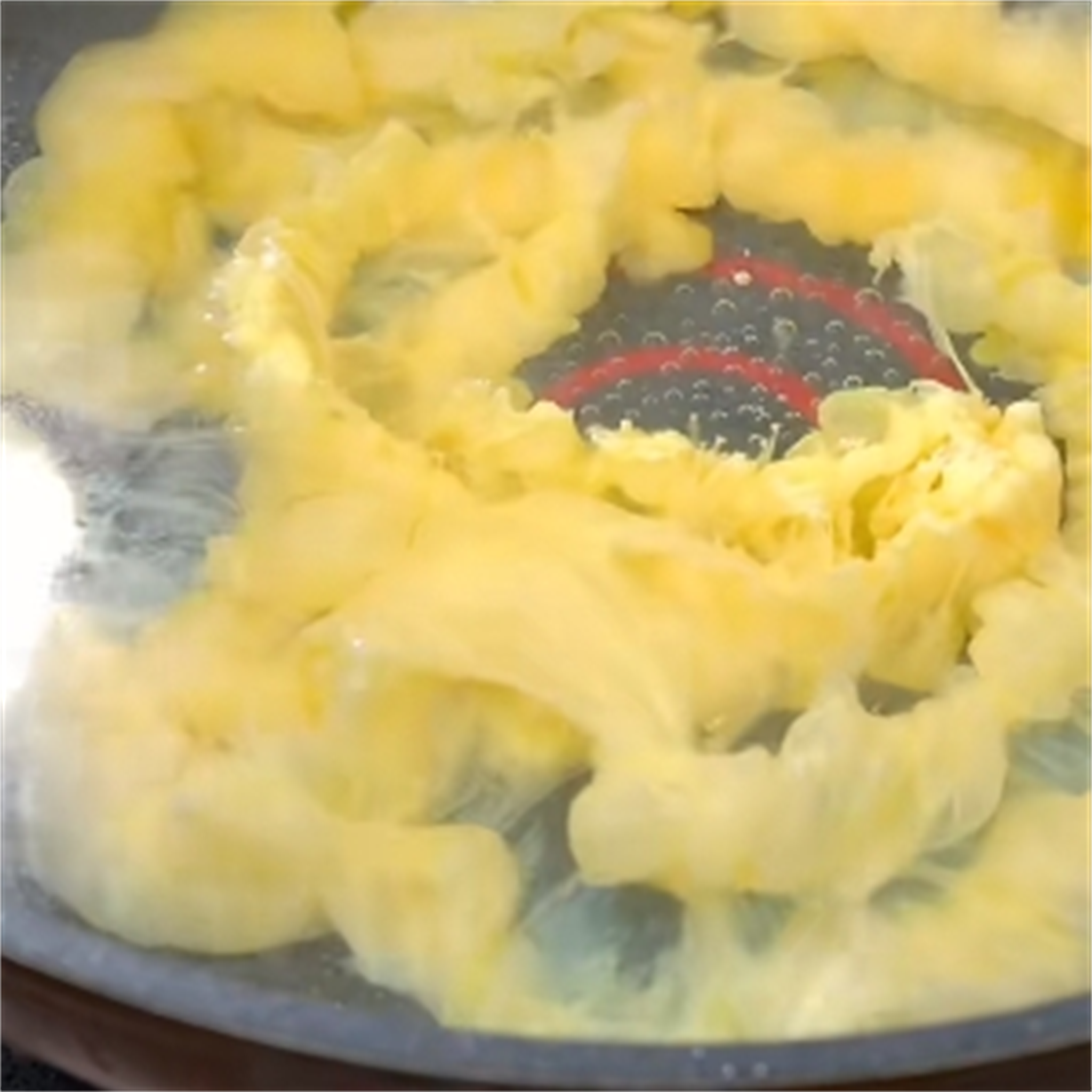 开水蛋花汤的做法:教你制作简单又滋补,健康又美味的一碗汤!