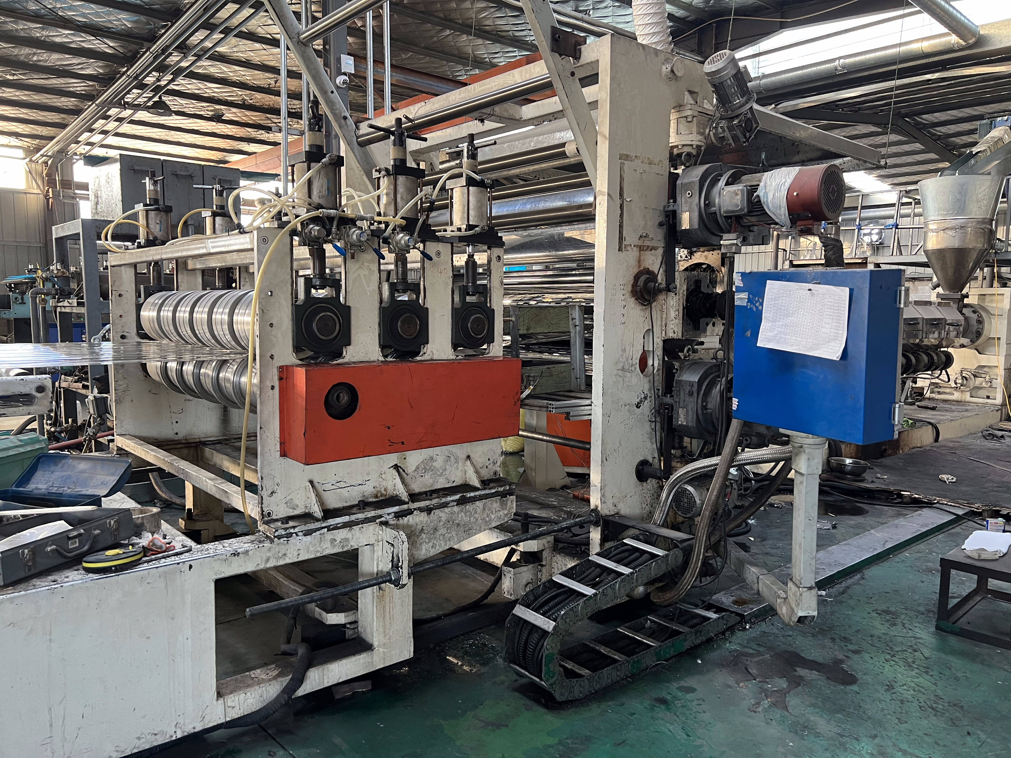 采光瓦生产线 采光瓦设备 生产现场图片