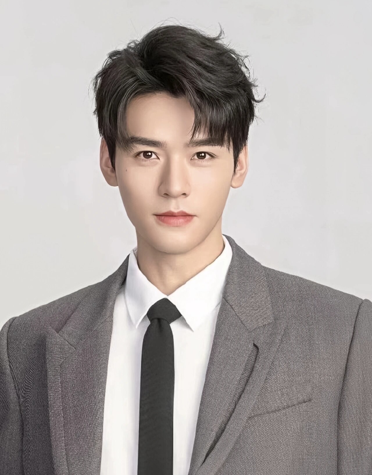 21位当红男明星的证件照,你觉得谁最帅呢?