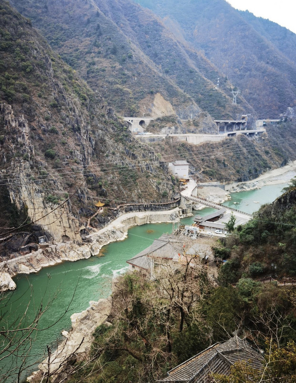 汉中石门栈道风景区,位于陕西省汉中市,是一个集自然风光与历史人文于