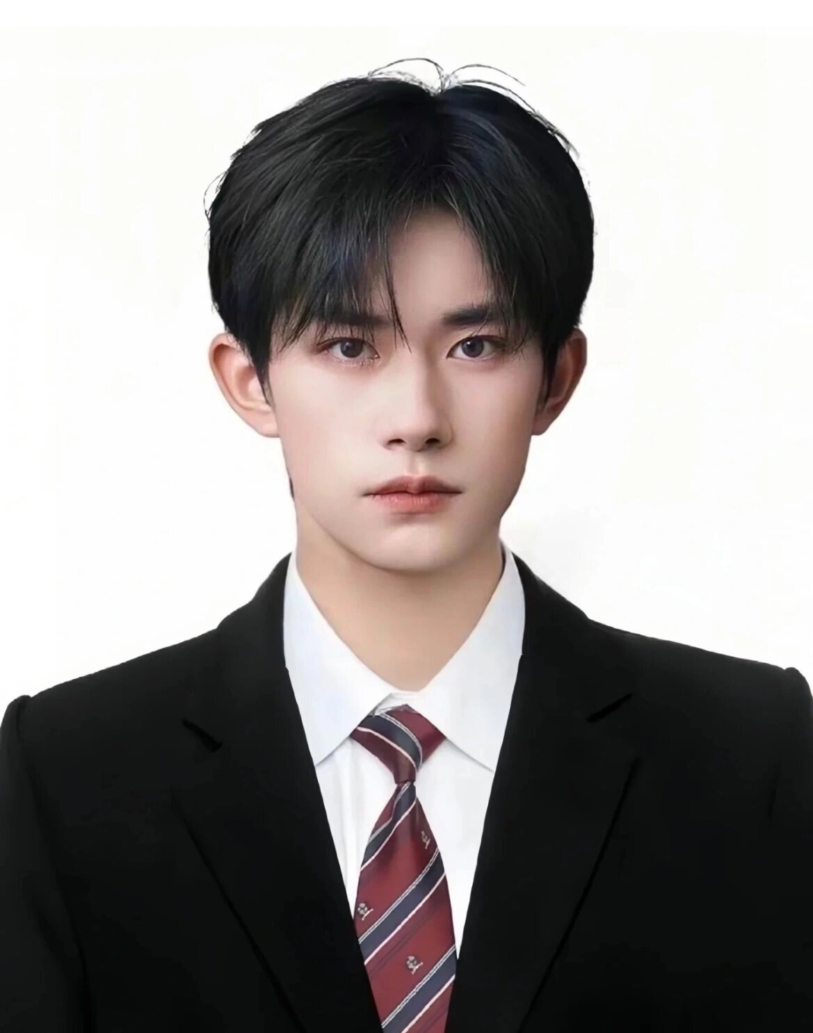 21位当红男明星的证件照,你觉得谁最帅呢?