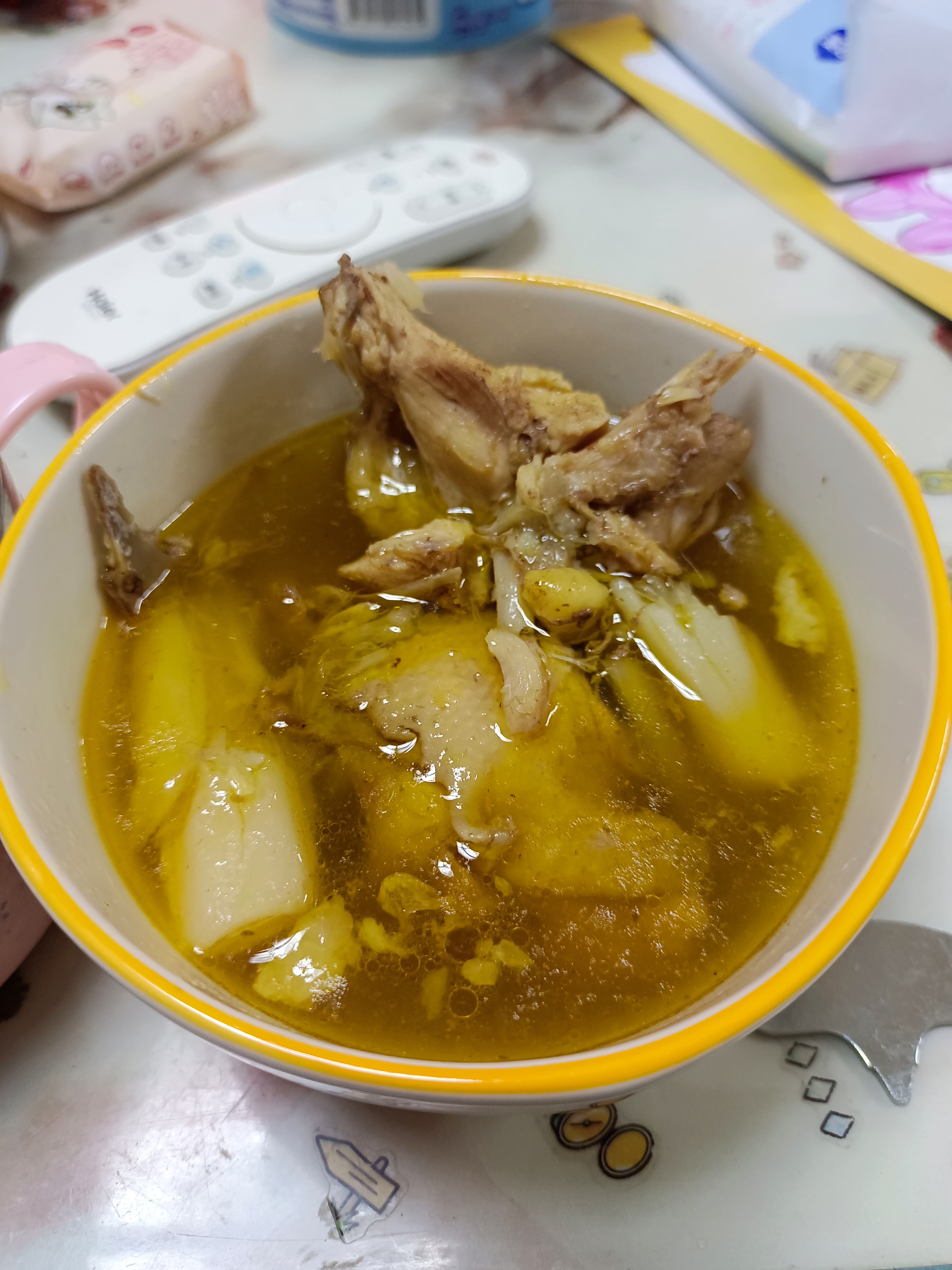 原鸡汤图片真实实拍晚餐鸡腿图片实拍图片大全油腻的鸡汤坏婆婆故意留