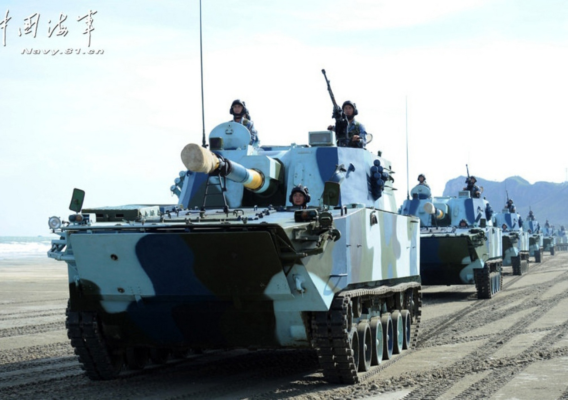 zbd-05两栖步兵战车重达26.