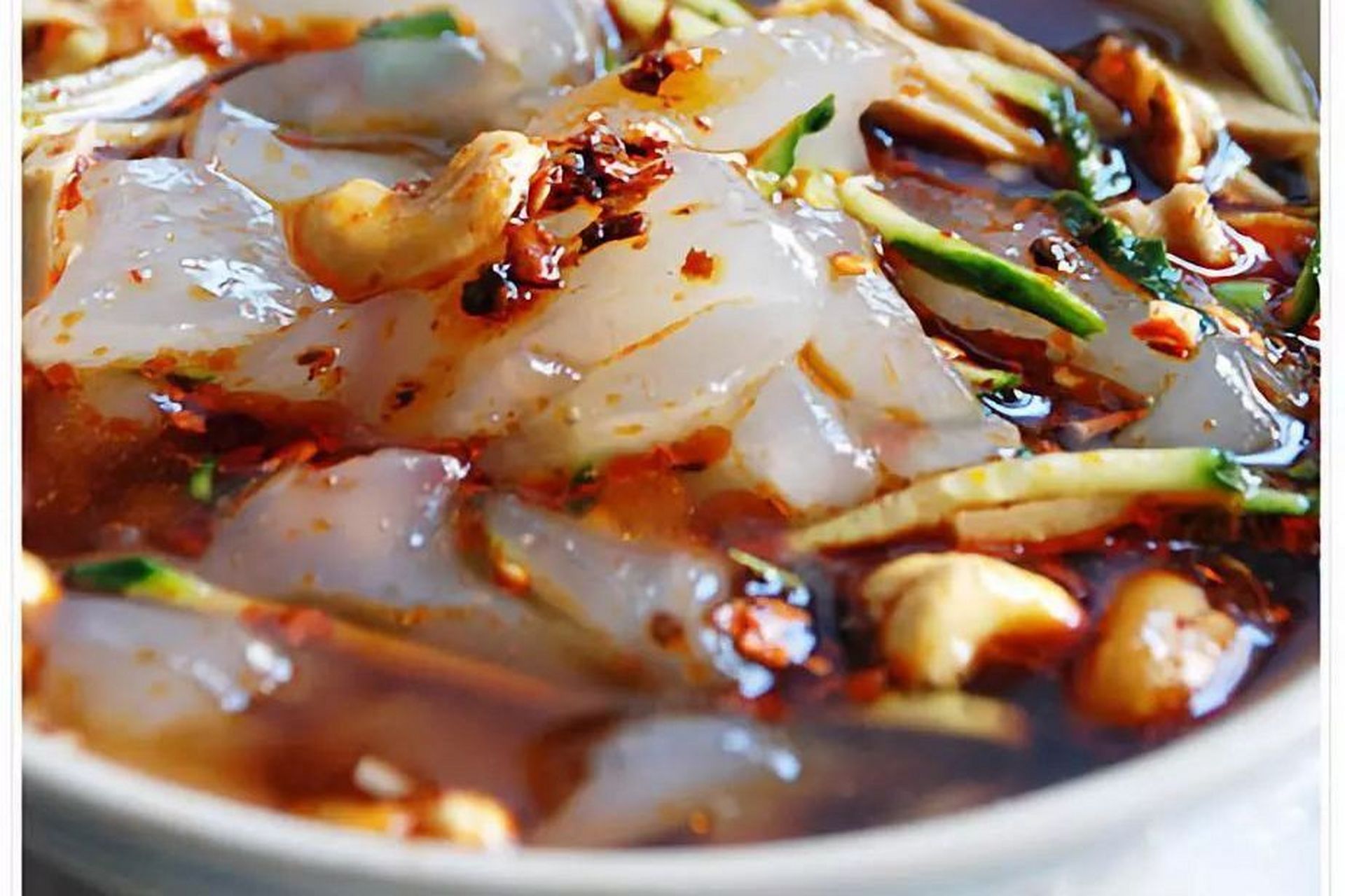 年在家乡# 朔州的应县凉粉爽滑顺口,配上辣椒和应县特有的豆腐干及