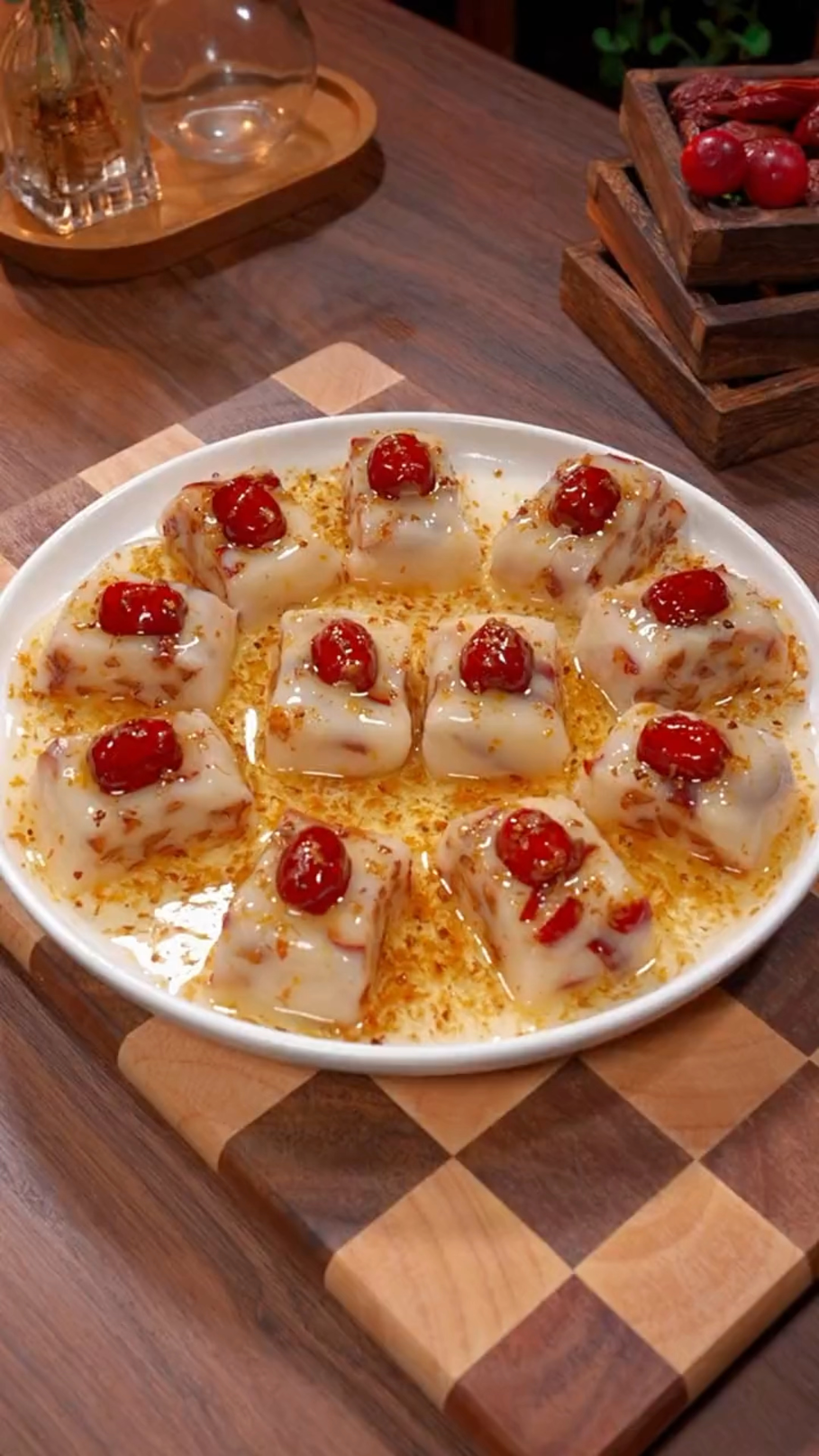 年夜饭肯定少不了这道红枣年糕,寓意来年事业蒸蒸日上,步步高升,生活