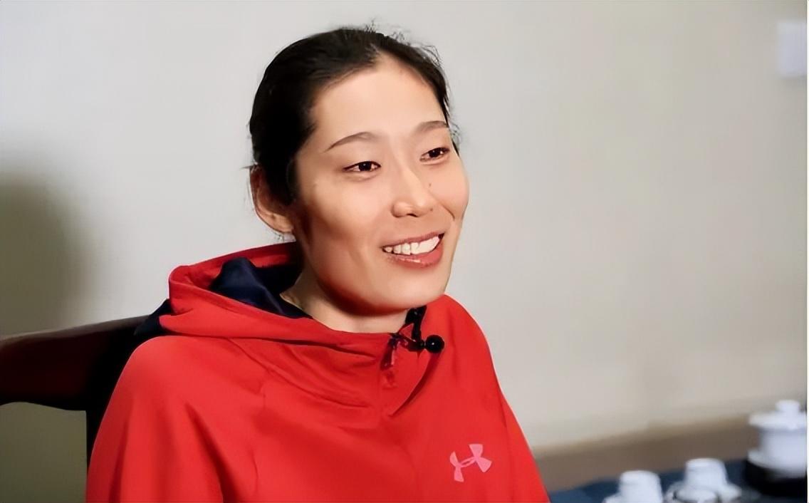 中国女排巨星朱婷比赛奖金全部拿来还清家债家人为她操碎婚事