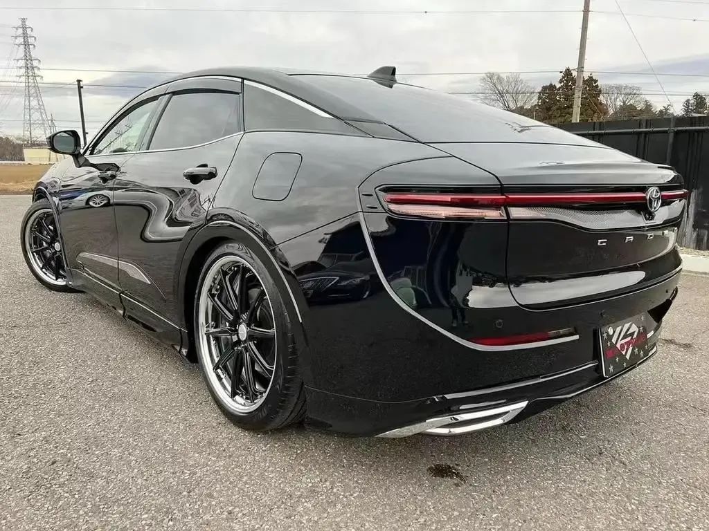 丰田皇冠gt轿车,完美融合运动和奢华,颜值超越奥迪a6l