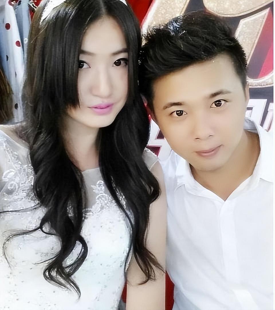 2013年5月,梁天云此时正在外地旅游散心,此刻的她依然沉浸在男友突然