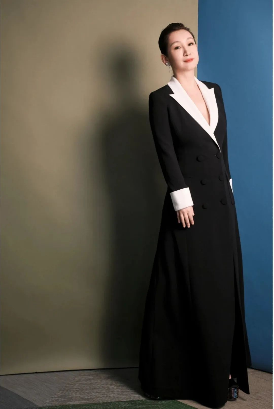 看了秦海璐的穿搭发现:40 女人"四穿四不穿",美的高级又气质