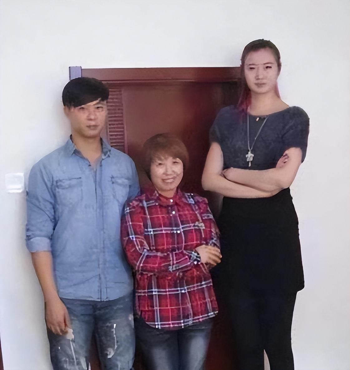 男友突然离去的悲伤之中,在朋友的邀请下她来到了大庆这个美丽的城市