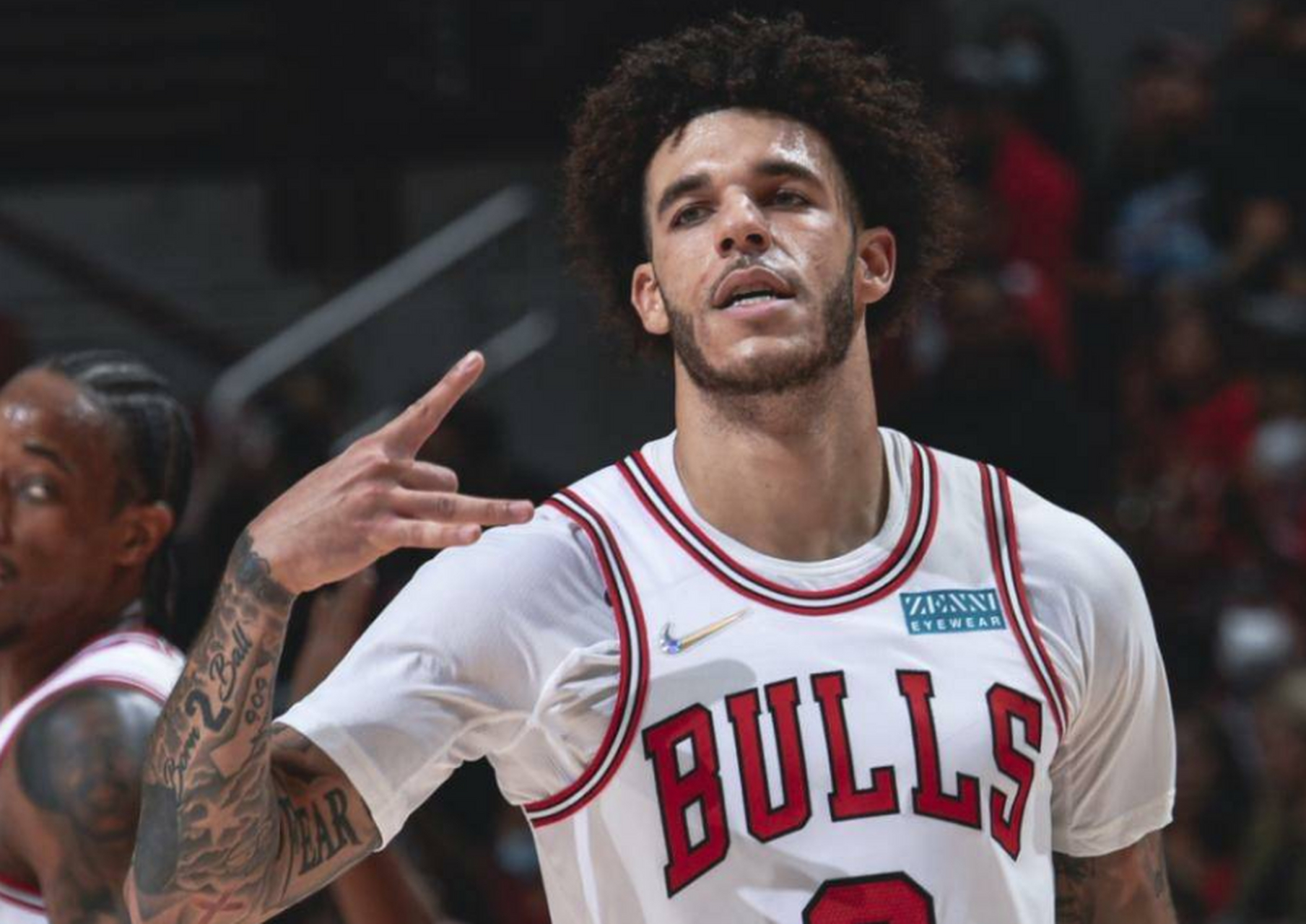 鲍尔在湖人崭露头角,鹈鹕大放异彩却饱受伤病困扰.