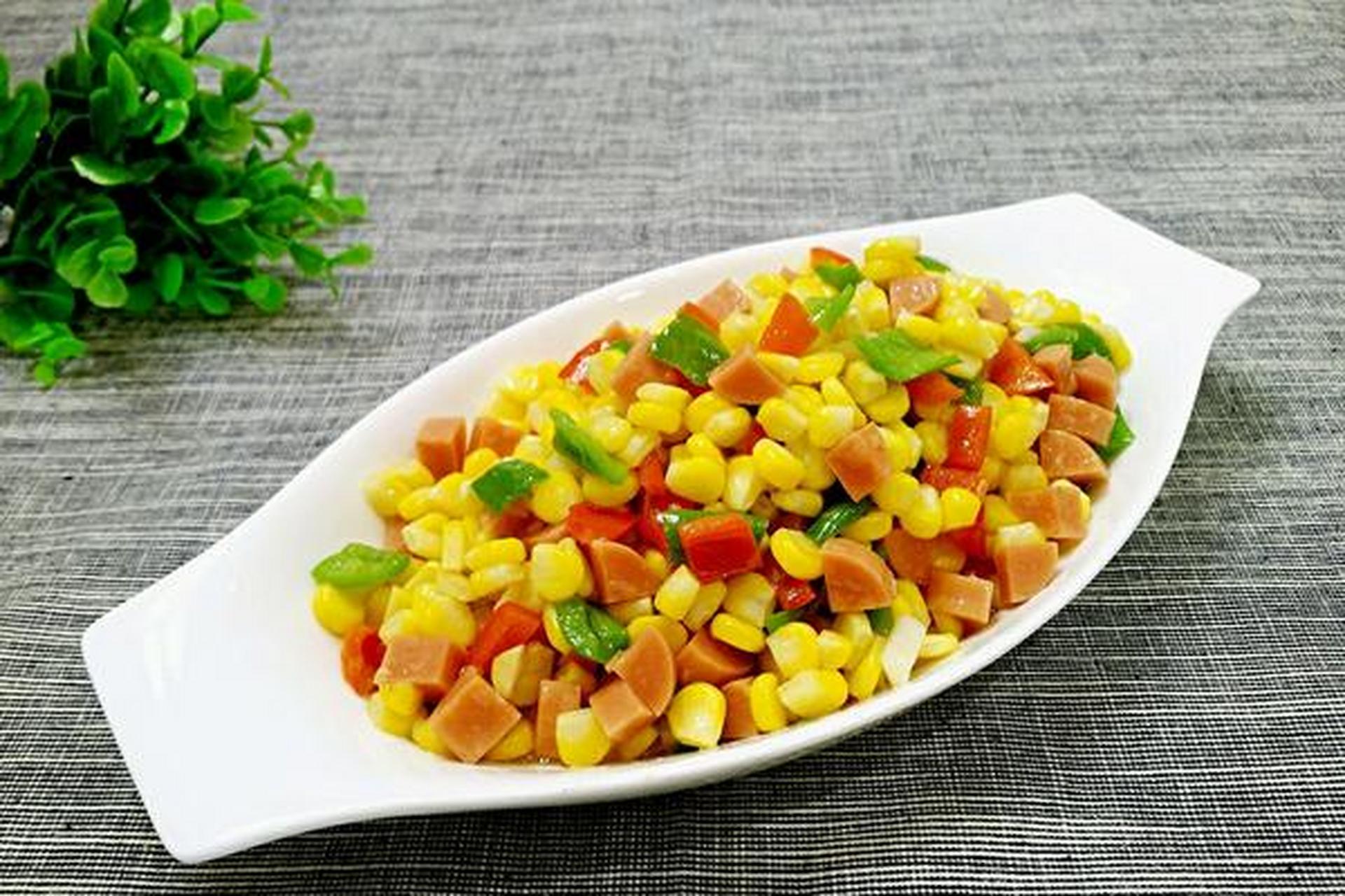 小年美食小吃地域特色: - 晋东南地区:炒玉米,用麦芽糖黏结后冻结食用