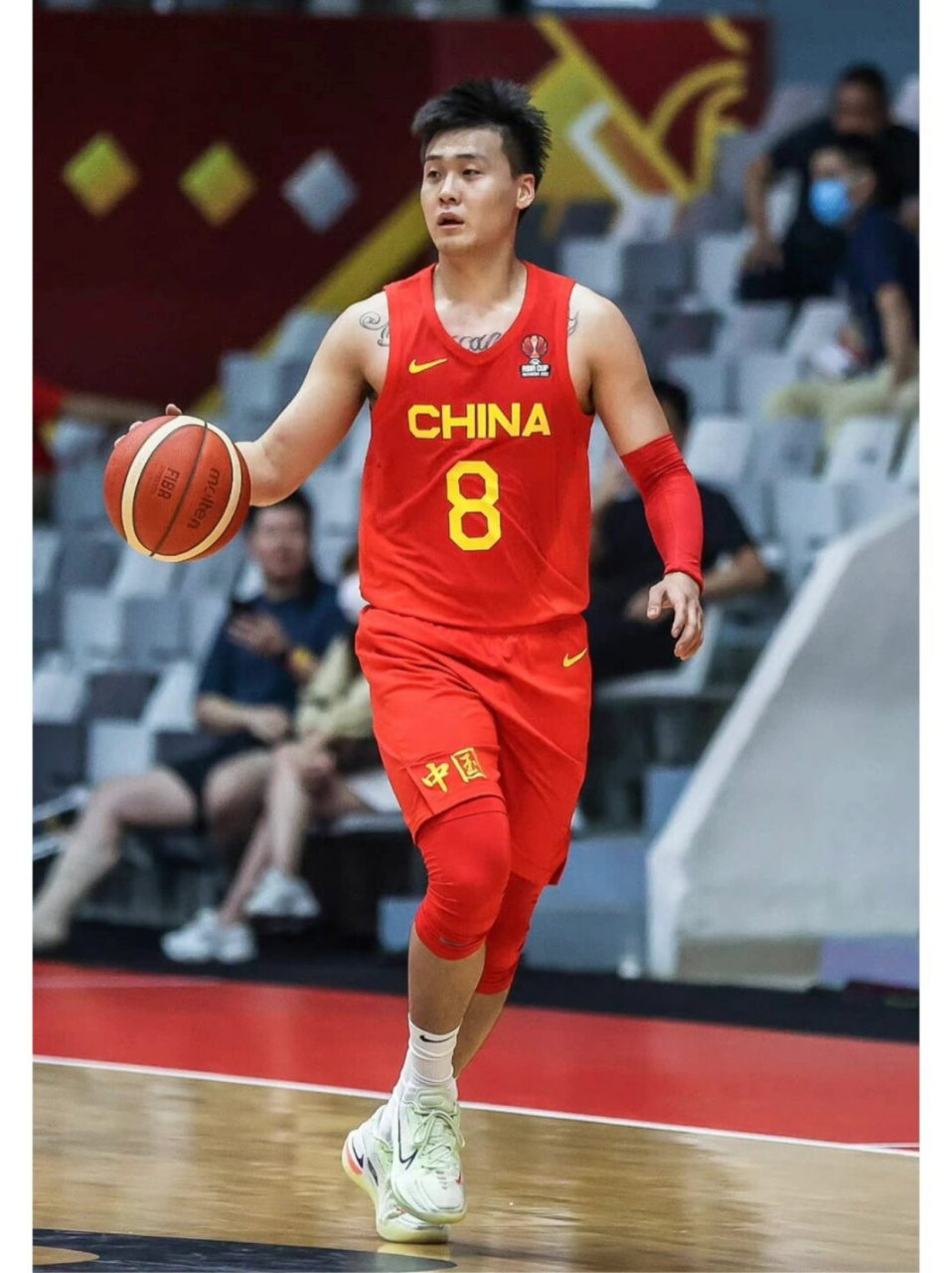 赵睿 中国男篮 男篮亚洲杯8号球衣  太帅啊阿啊