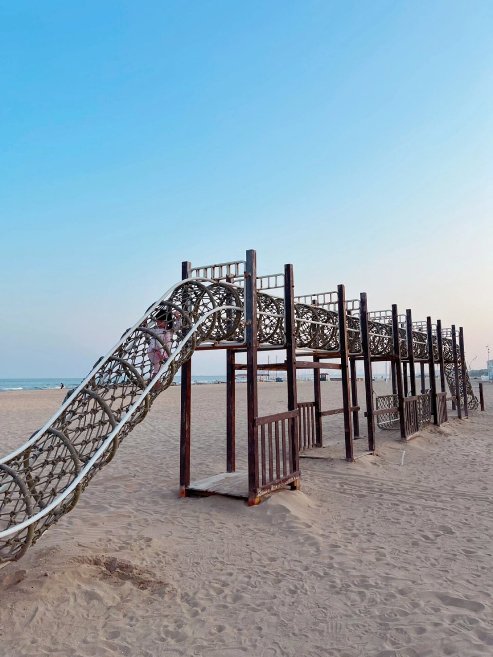 秦皇岛·蔚蓝海岸·吃喝住行玩乐  在蔚蓝海岸,虽然旅游区非常吸引人