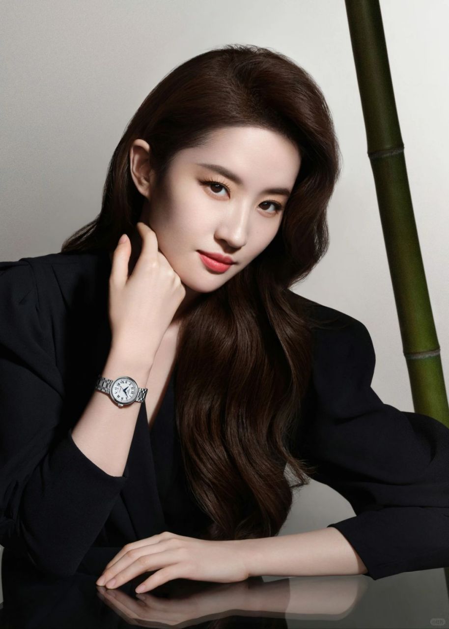 刘亦菲演绎天梭小美人,广告大片尽显独特气质  我完全被刘亦菲为天梭