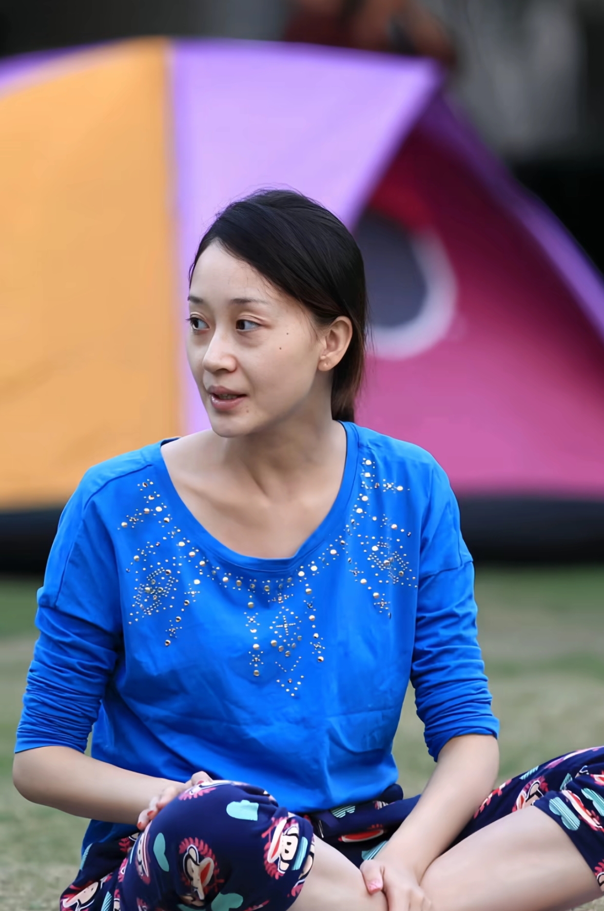 首先就是学会了洗衣做饭,提高了自己的嗓门,锻炼了自己的体力