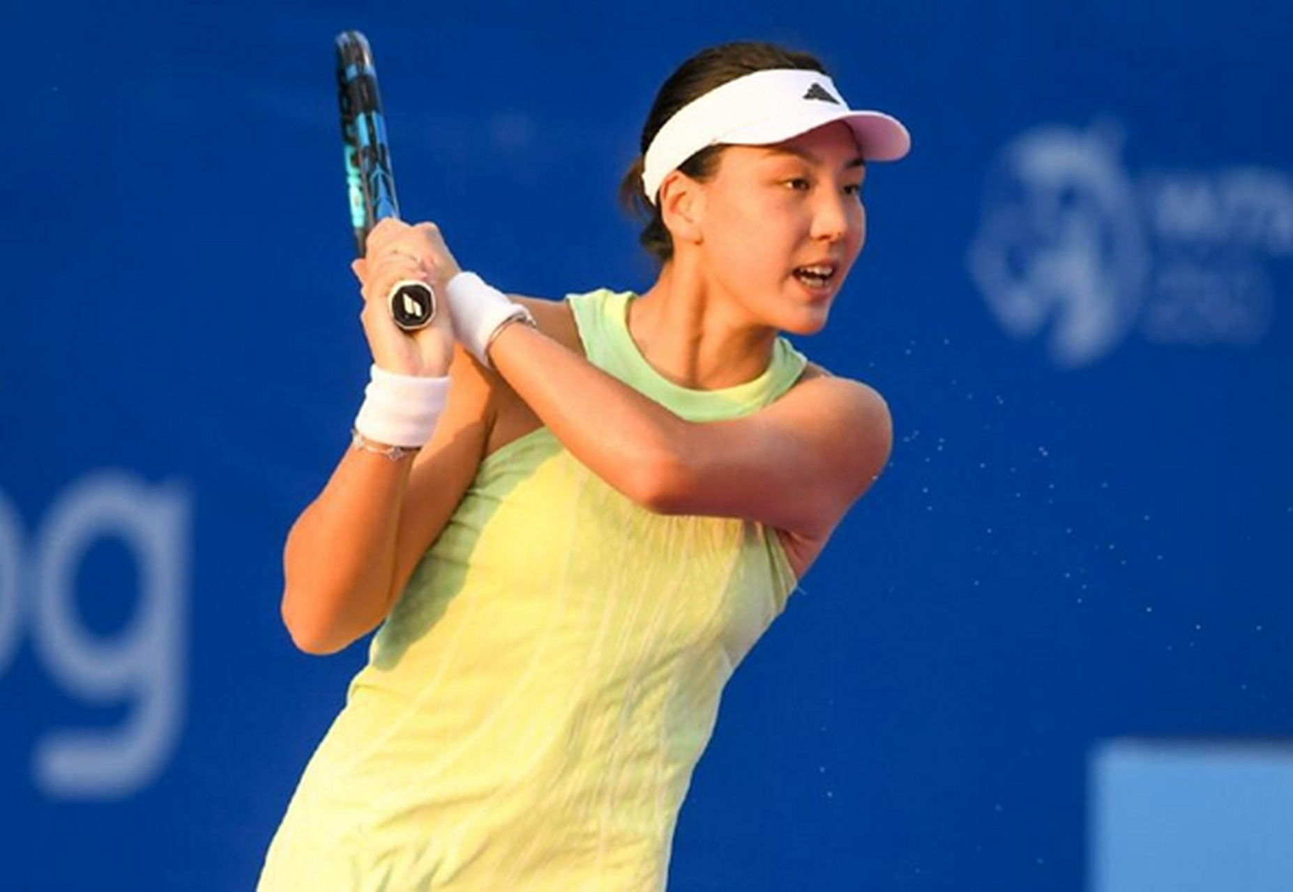 wta250华欣站女单半决赛,王欣瑜0-2不敌施耐德,无缘决赛.