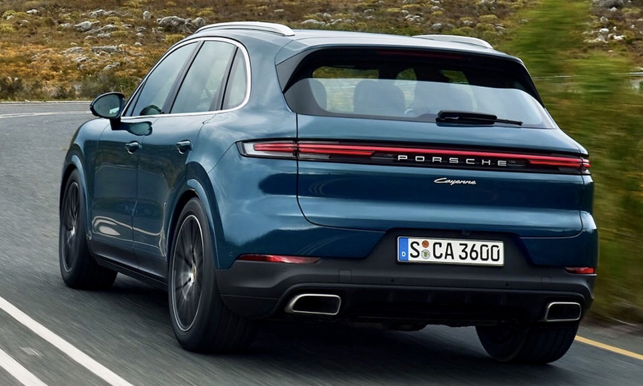 保时捷卡宴最新款尾部车灯和改款前尾部车灯对比图,新款尾灯由原来的