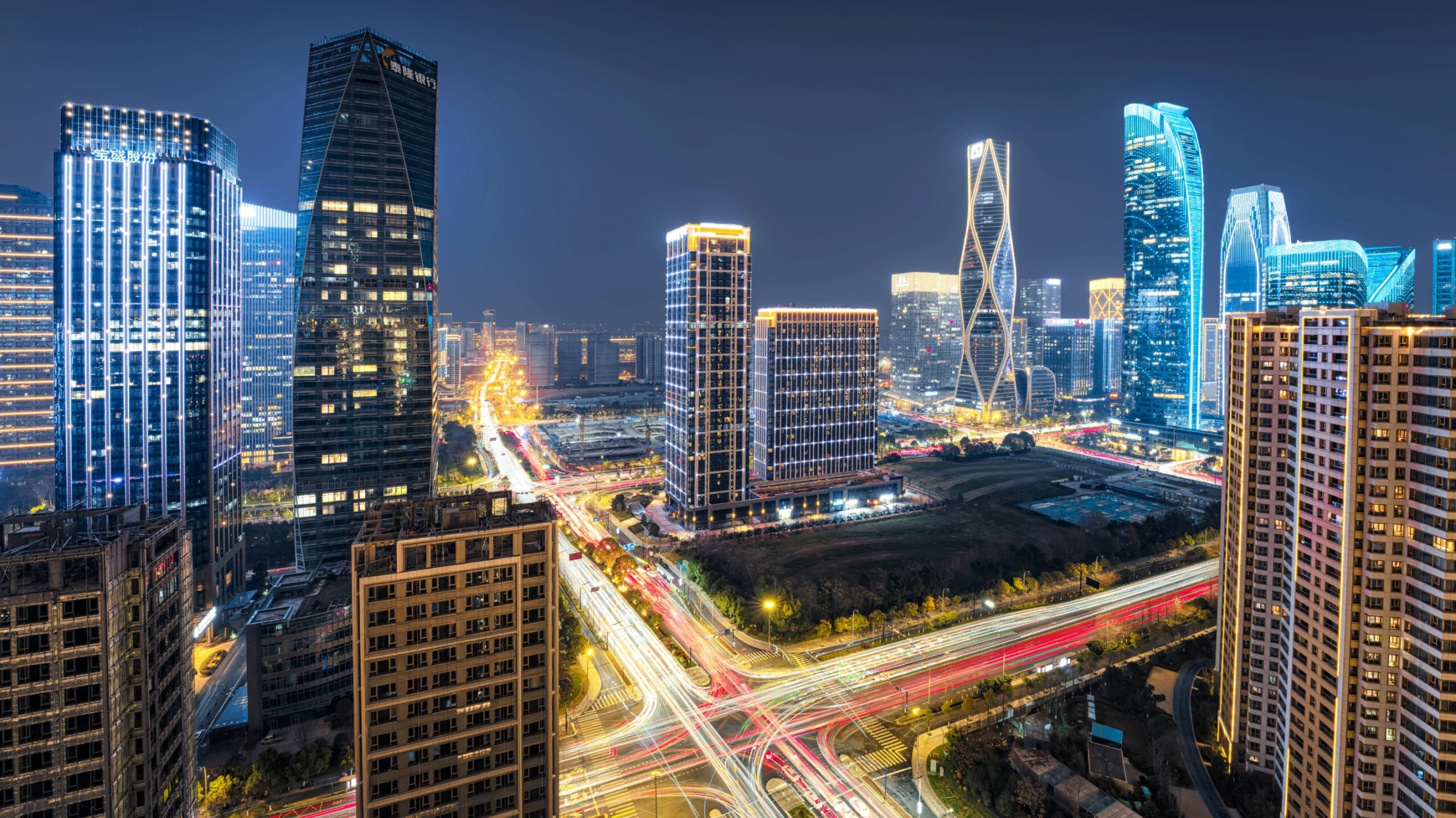 杭州城市夜景 从奥体中心拍到漂亮世纪城再拍到钱江新城#旅行# #旅游