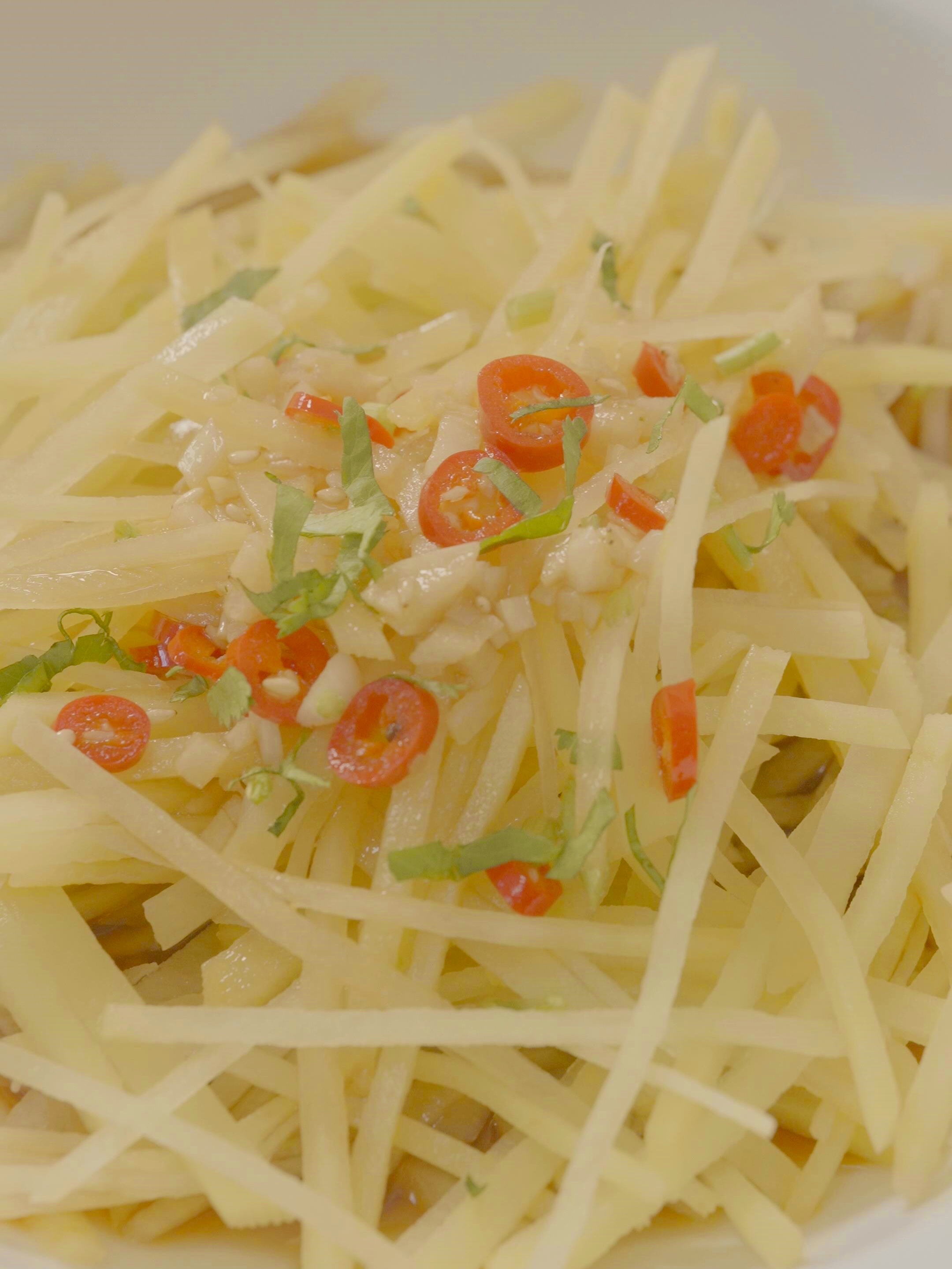 拒绝外卖!10分钟快手做捞汁土豆丝,管饱!