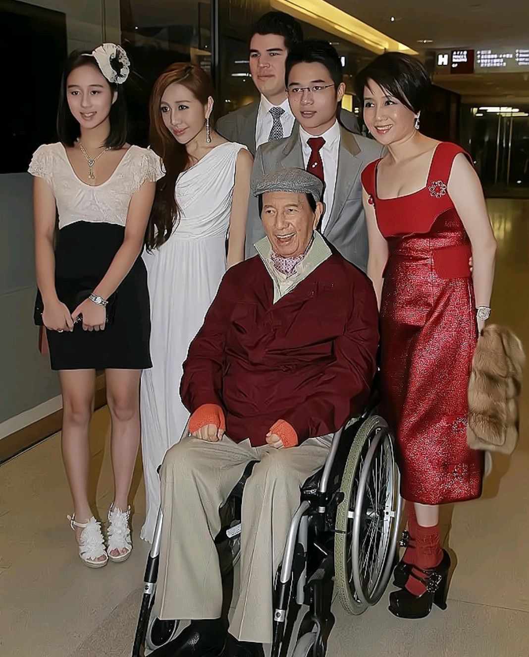 梁安琪:爱情 or 权力?揭秘赌王家族的四太之路