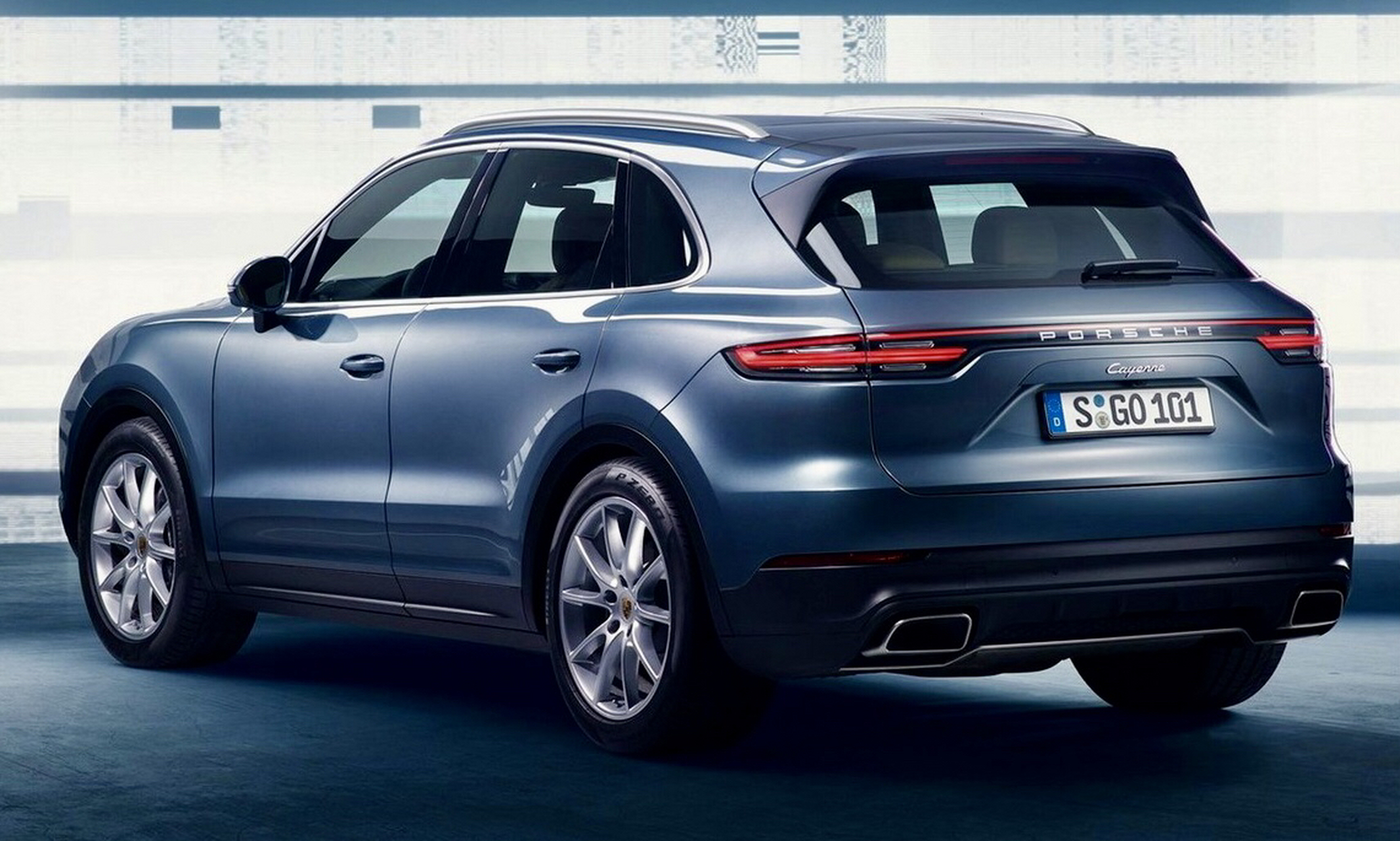 保时捷卡宴最新款尾部车灯和改款前尾部车灯对比图,新款尾灯由原来的