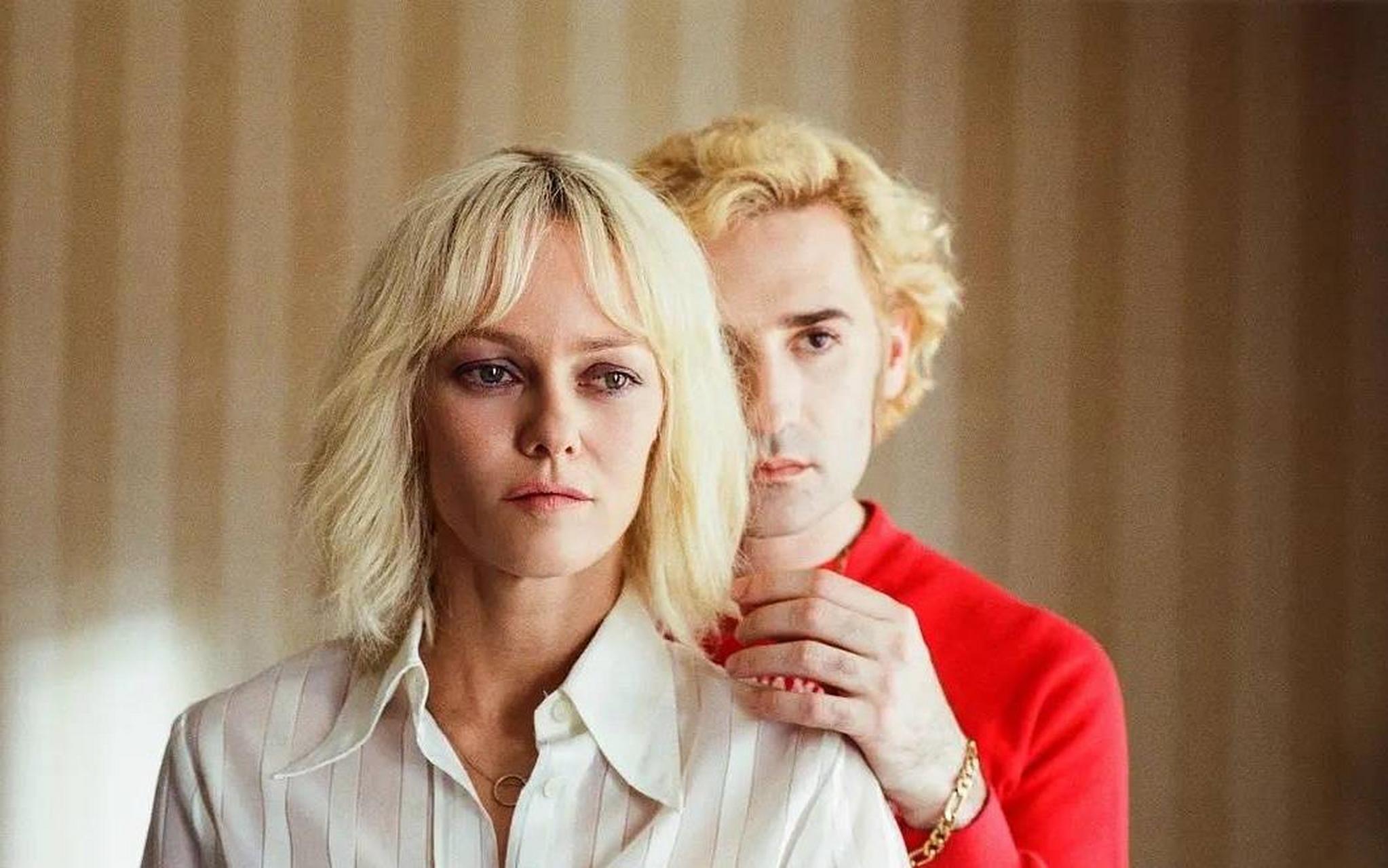 在《刺心》中,安妮身陷困境仍坚韧不屈.