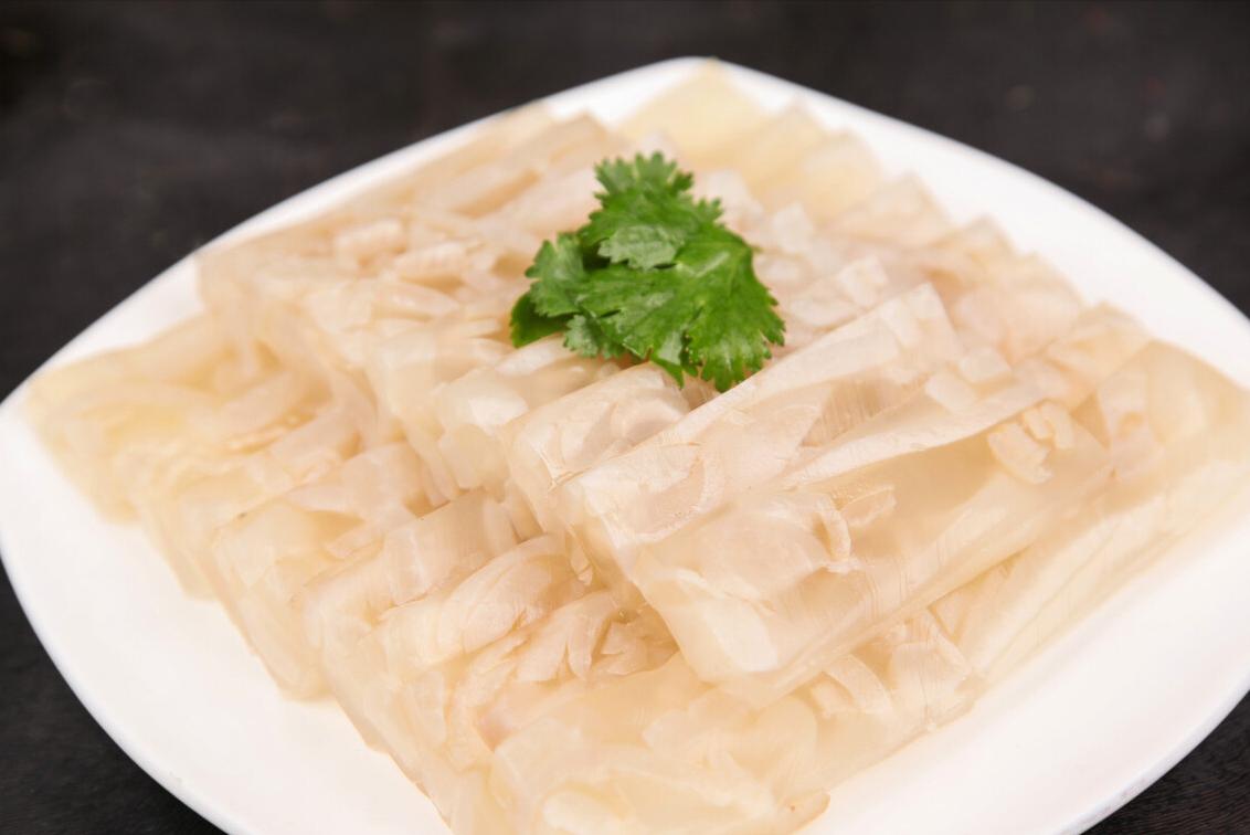 做猪皮冻,一定要加"2个料",猪皮冻晶莹剔透,一点腥味都没有