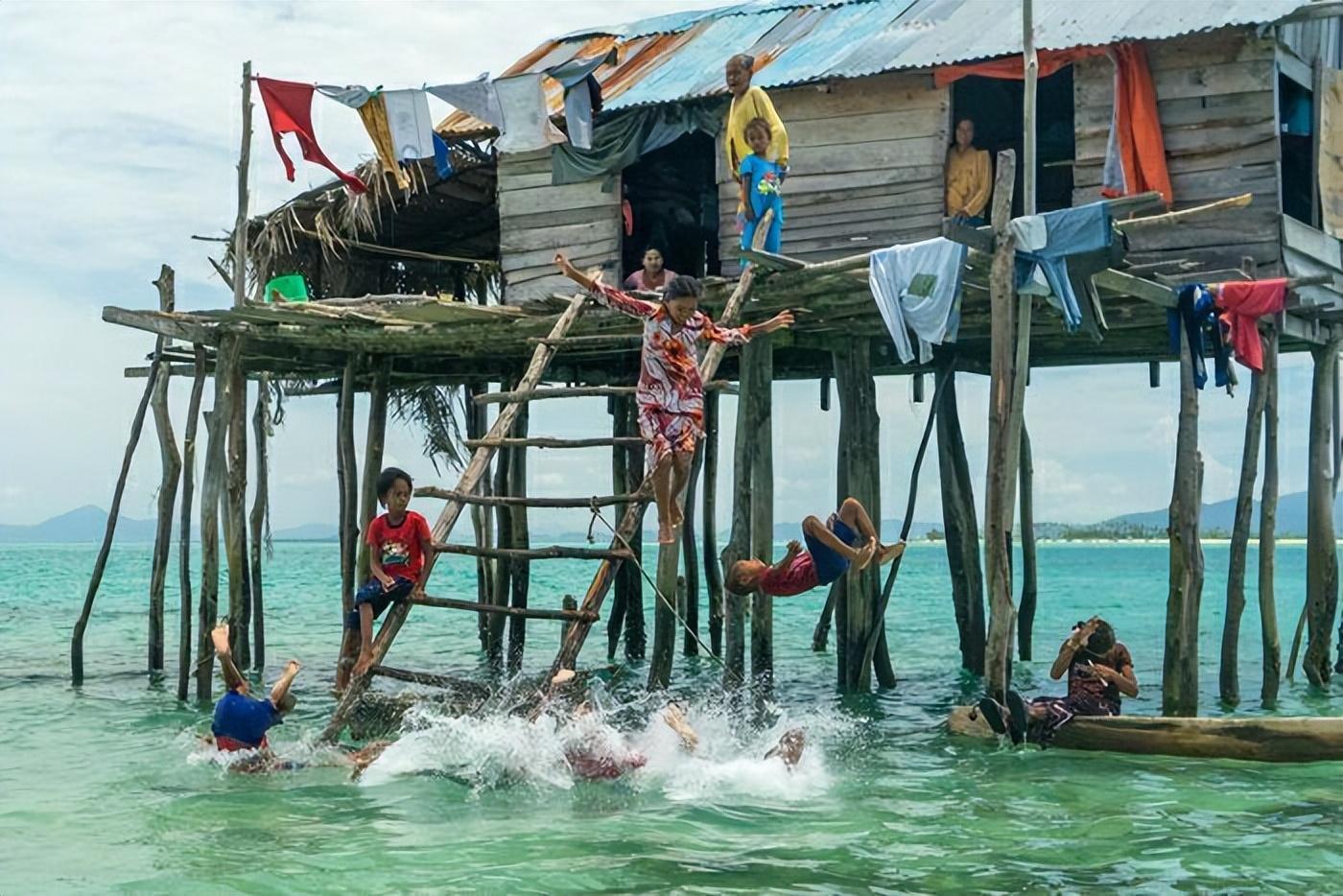 回顾没有国籍的巴瑶族一生只能待在水里身体开始进化