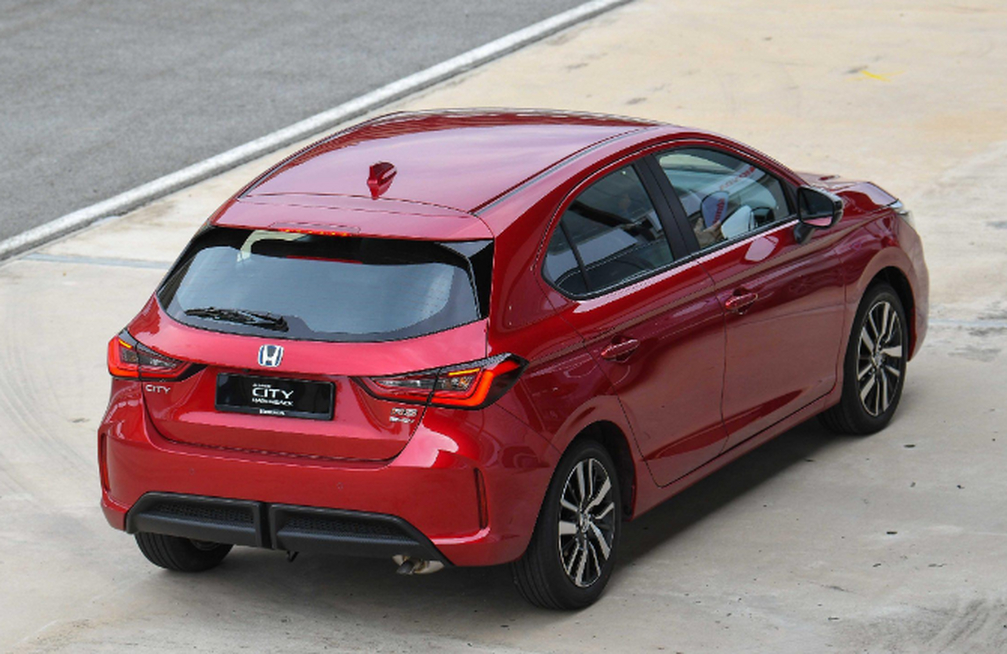 超炫酷本田新车亮相!泰国媒体首拍cityhatchback,运动范儿十足.