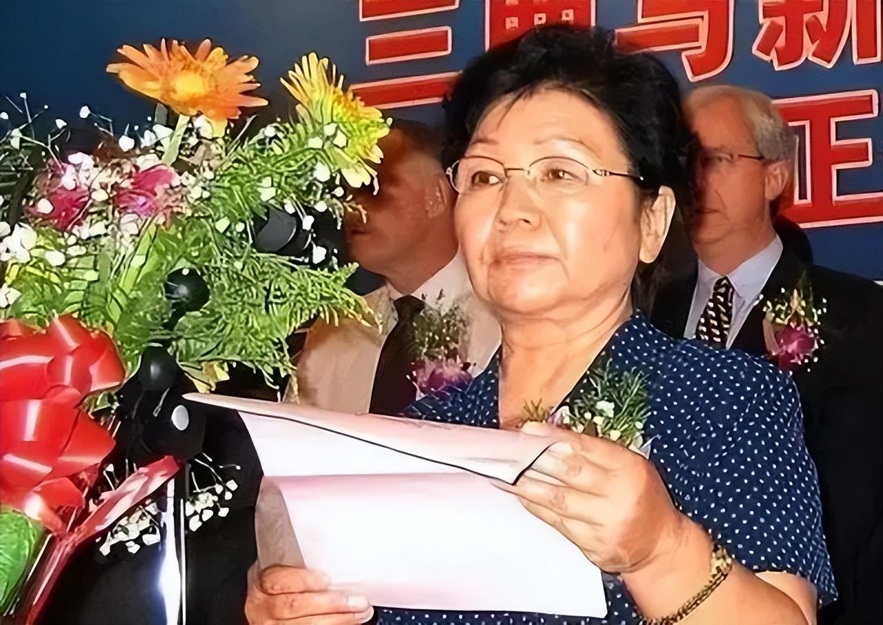 09年三鹿董事长田文华被判无期后来无期变有期如今她快出狱了