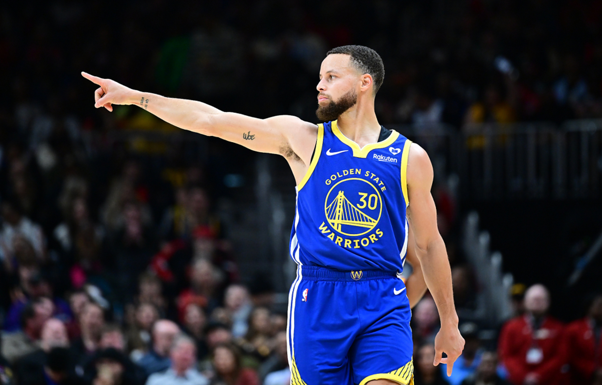 库里搭档波杰姆斯基首发，攻防体系迎来新变革