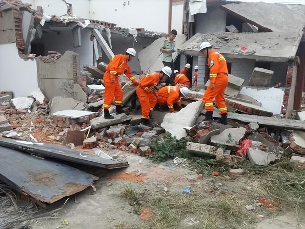 汶川地震时间学生图片