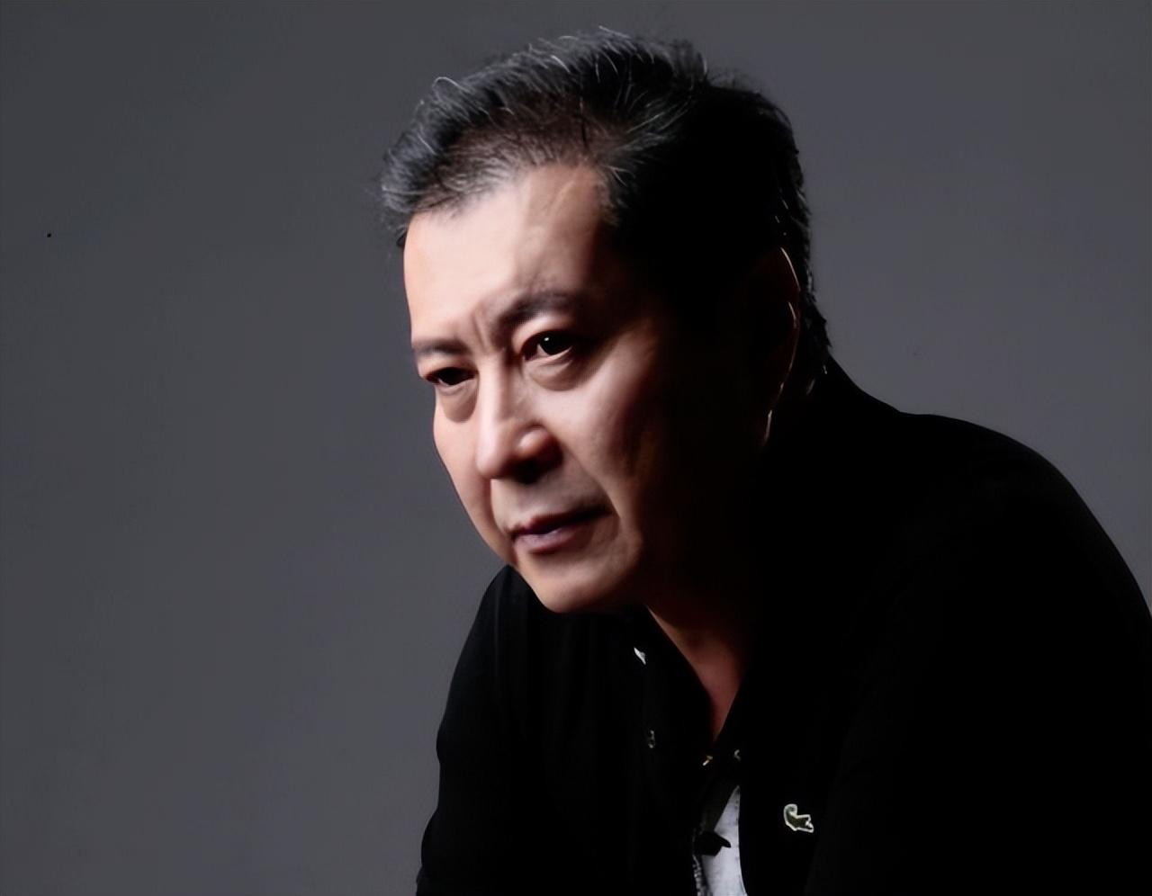 演员许文广:娶了朋友的女儿为妻,生一对双胞胎儿子,幸福美满