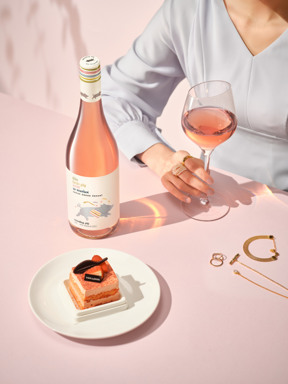 葡萄酒|产品拍摄|squealing pig  我是"尖叫的小猪"(squealing pig)