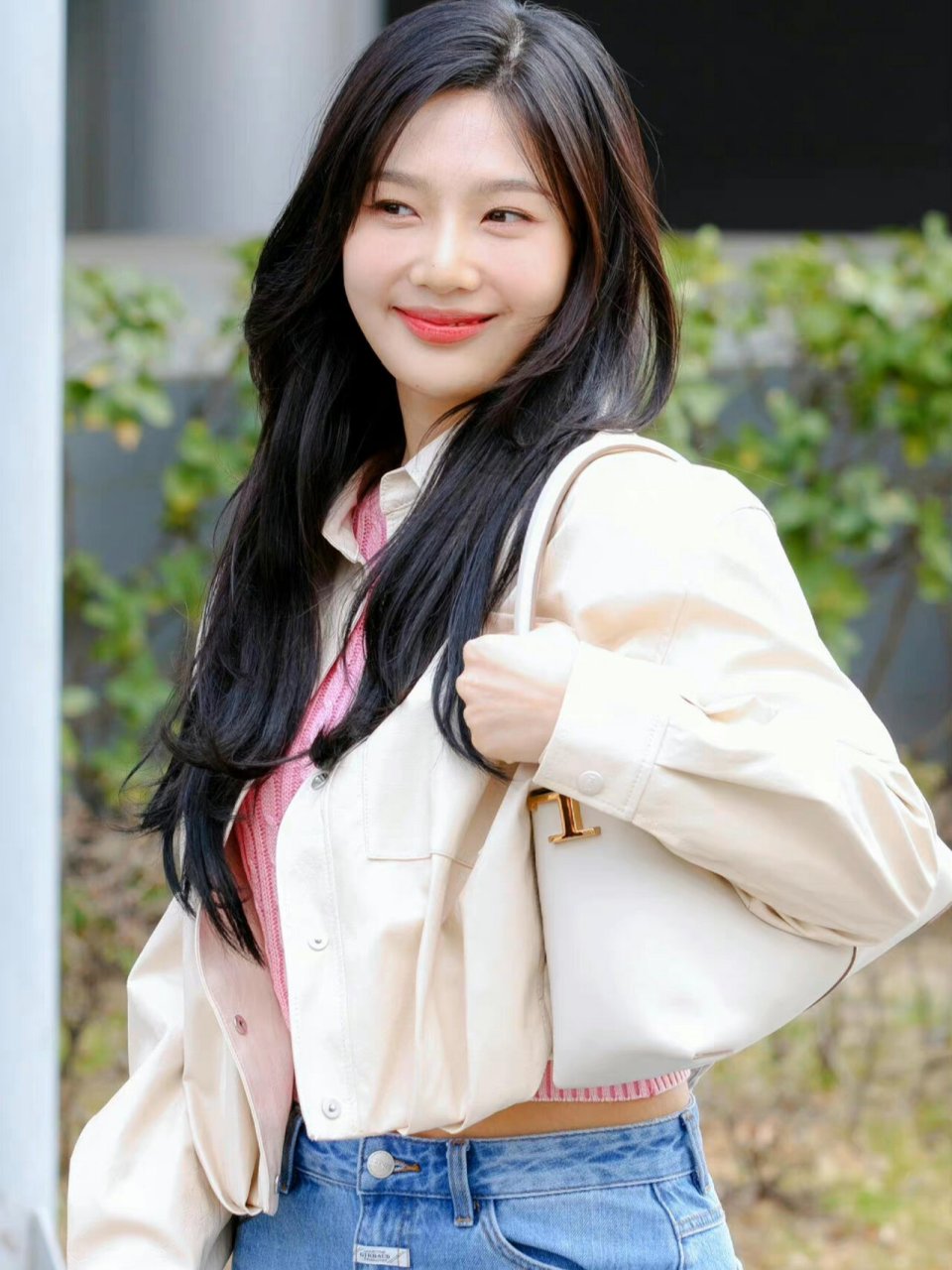 朴秀荣joy上班私服是温柔的浪漫的  我一直都很喜欢朴秀荣 joy 的穿搭