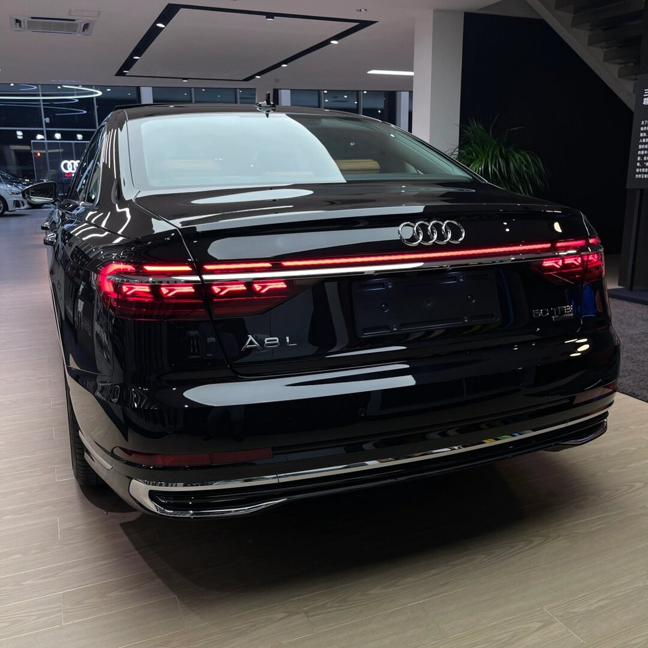 全新奥迪a8帅到你了吗  当我第一次看到全新奥迪a8时,我被它的外观所